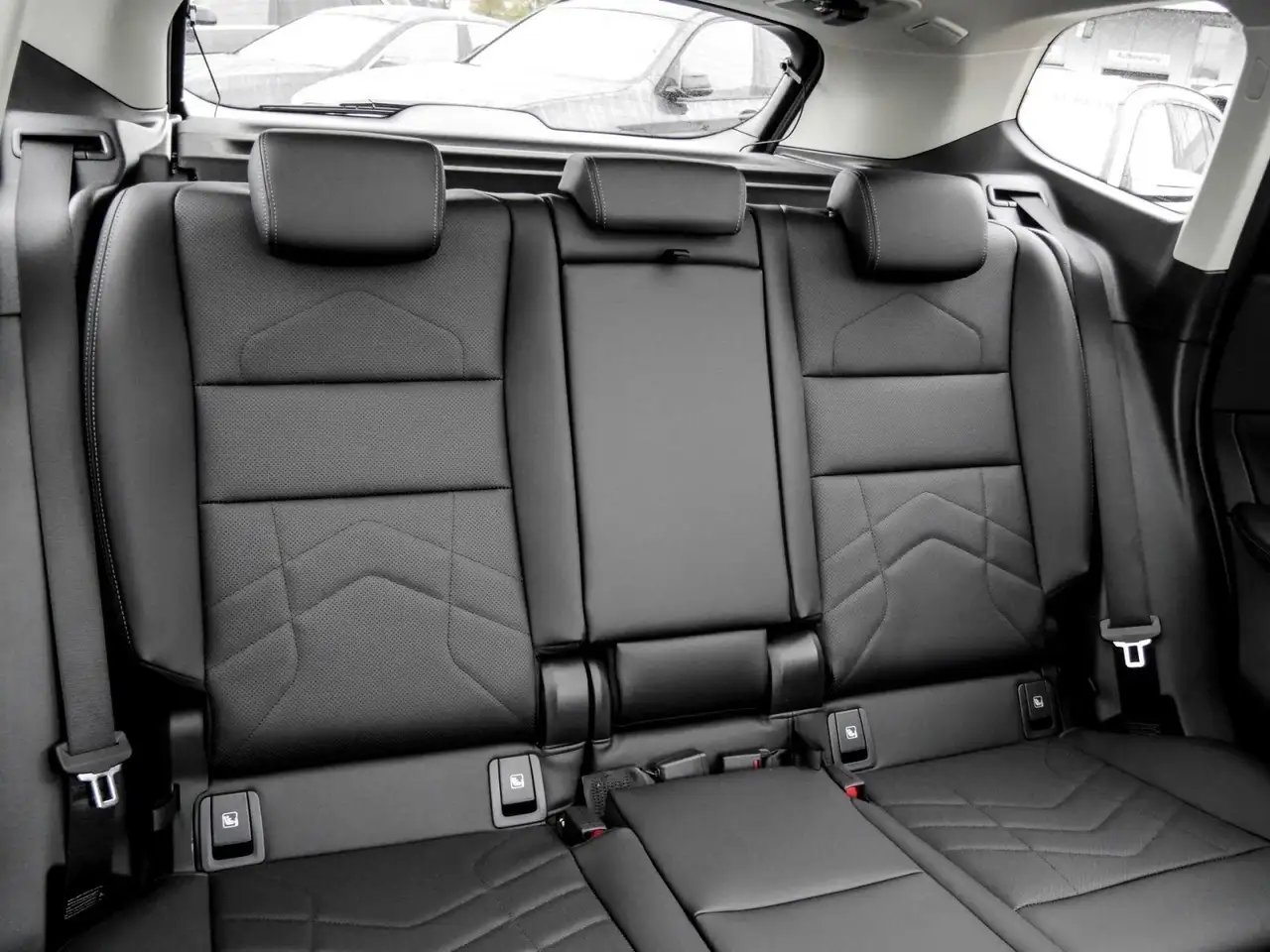 BMW X1 sDrive18i xLine HUD PANO ACC AHK RFK NAVI 4