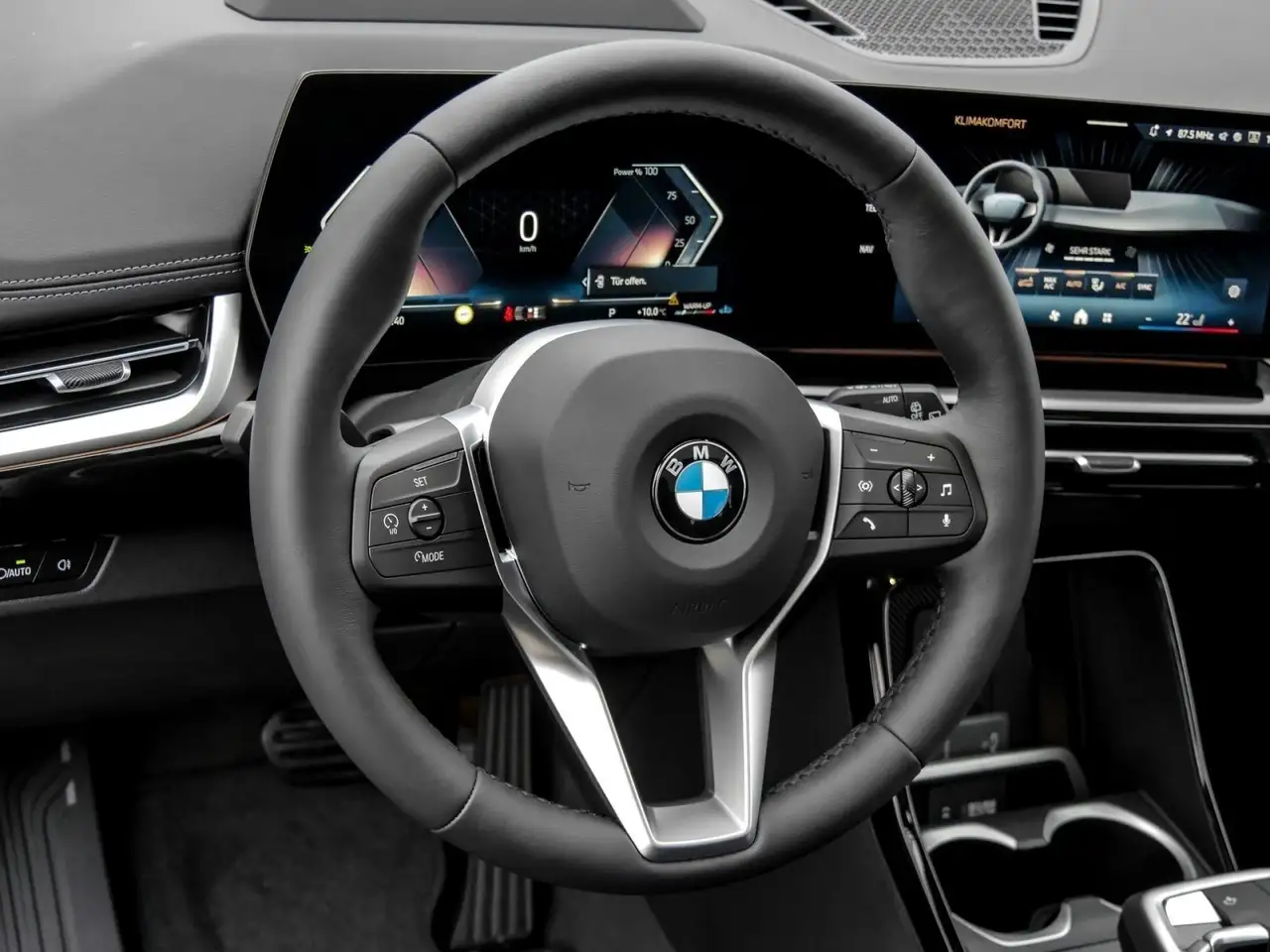 BMW X1 sDrive18i xLine HUD PANO ACC AHK RFK NAVI 9