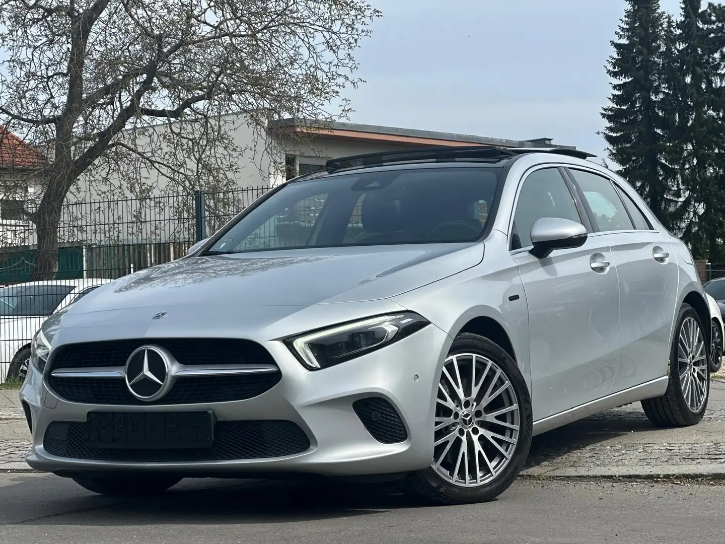 Mercedes-Benz A 250 A 250 e Pano/Kamera/Multibeam/Memory Gris - 2