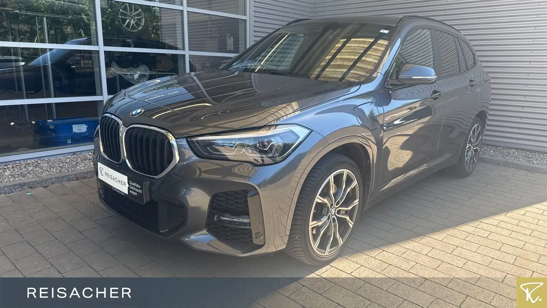 BMW X1 xDrive 25e M-Sport Navi LED AHK RüKa 19"LM Gris - 1
