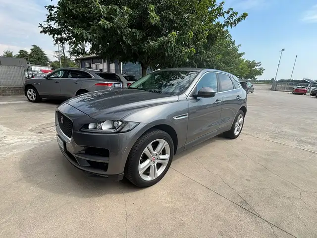 Jaguar F-Pace F-Pace 2.0 D 180 CV AWD aut. Pure