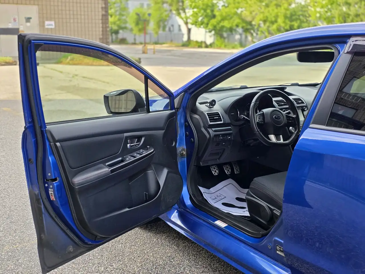 Subaru WRX снимка Subaru WRX