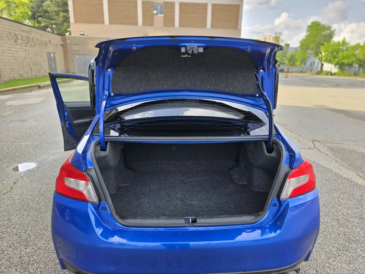Subaru WRX снимка Subaru WRX