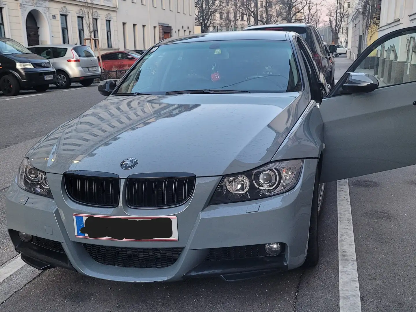BMW 320 320d Schwarz - 2