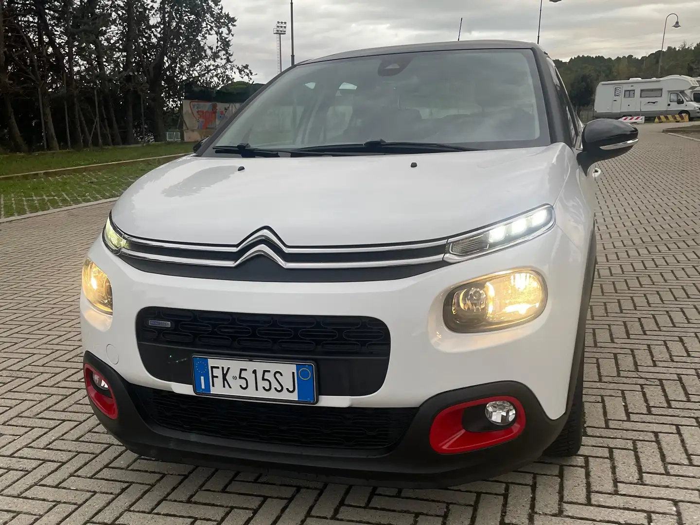 Citroen C3 C3 III 2017 1.2 puretech Shine Gpl 82cv Wit - 1