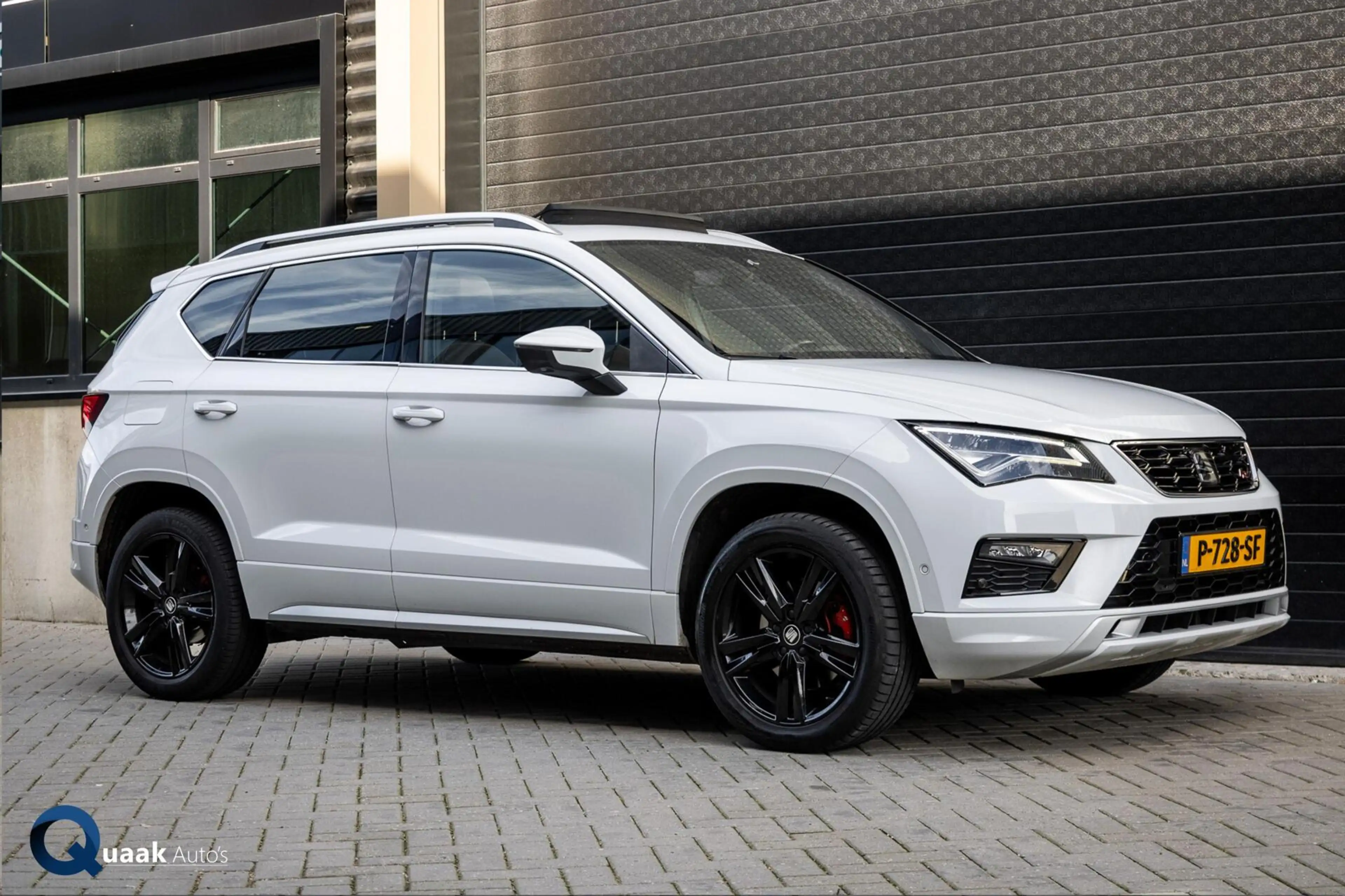 SEAT Ateca 1.4 EcoTSI FR | PANO | TREKHAAK | CARPLAY | LED |