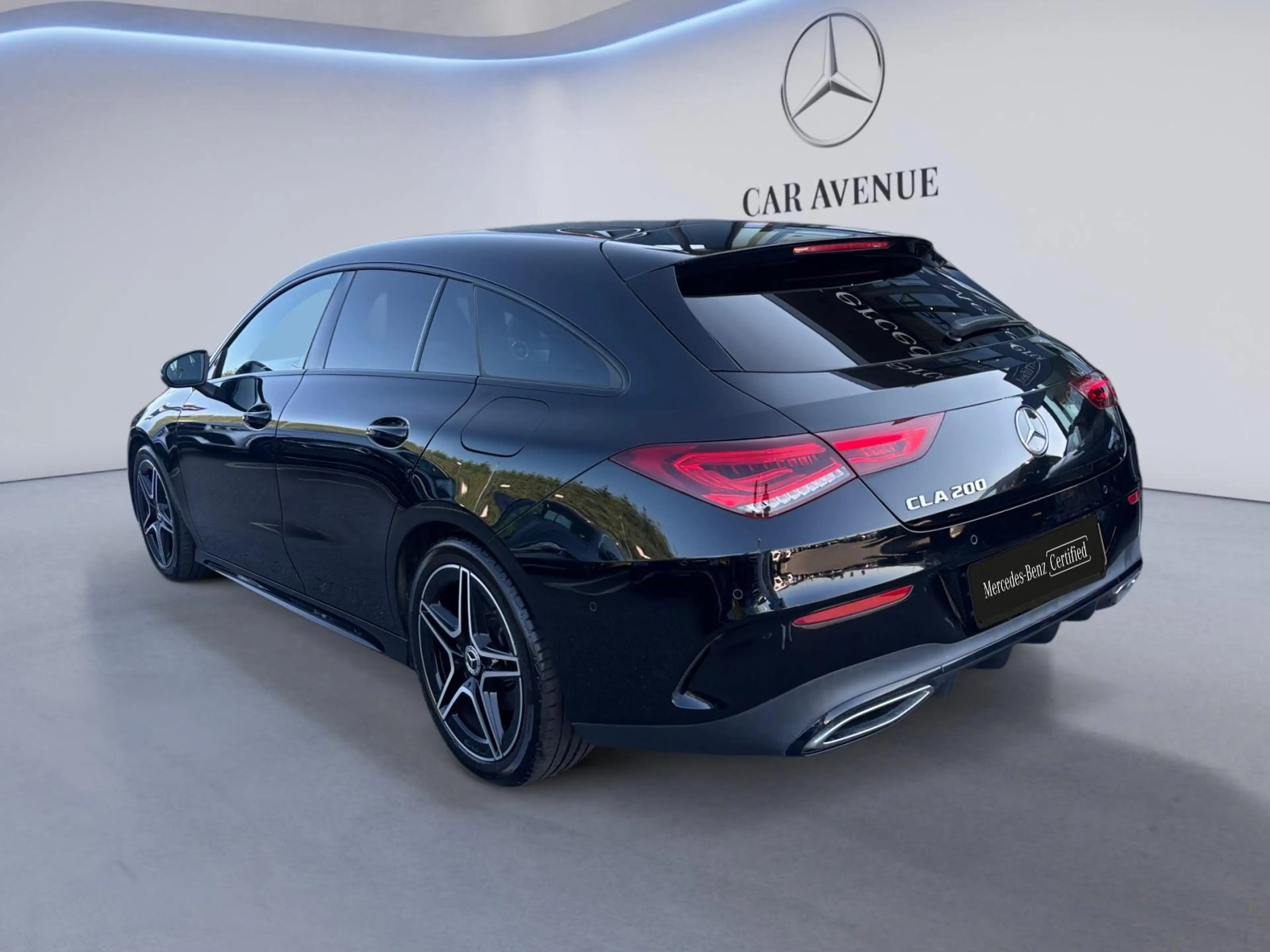 Mercedes-Benz CLA 200 Shooting Brake AMG Line — photo 3