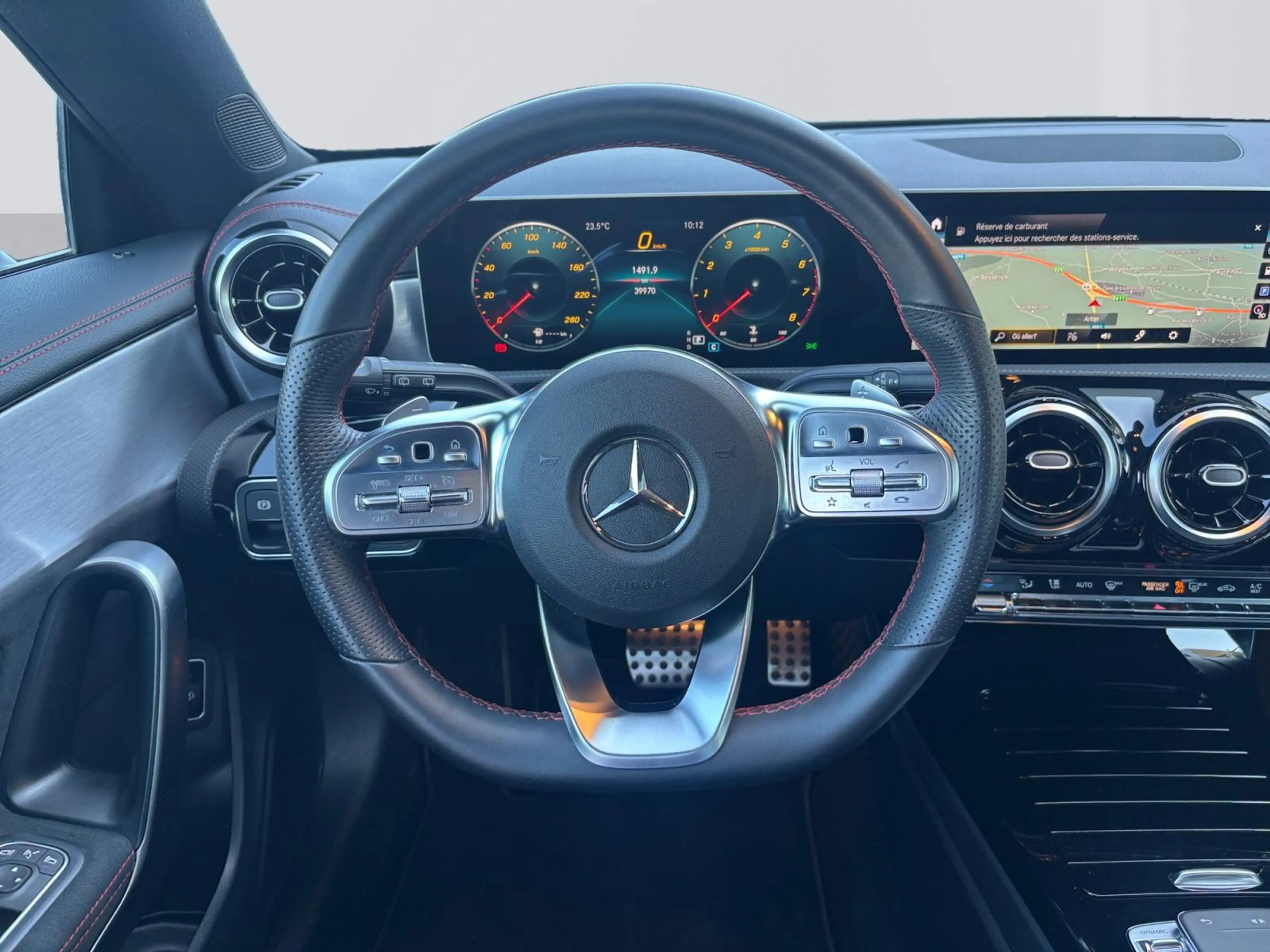 Mercedes-Benz CLA 200 Shooting Brake AMG Line — photo 14