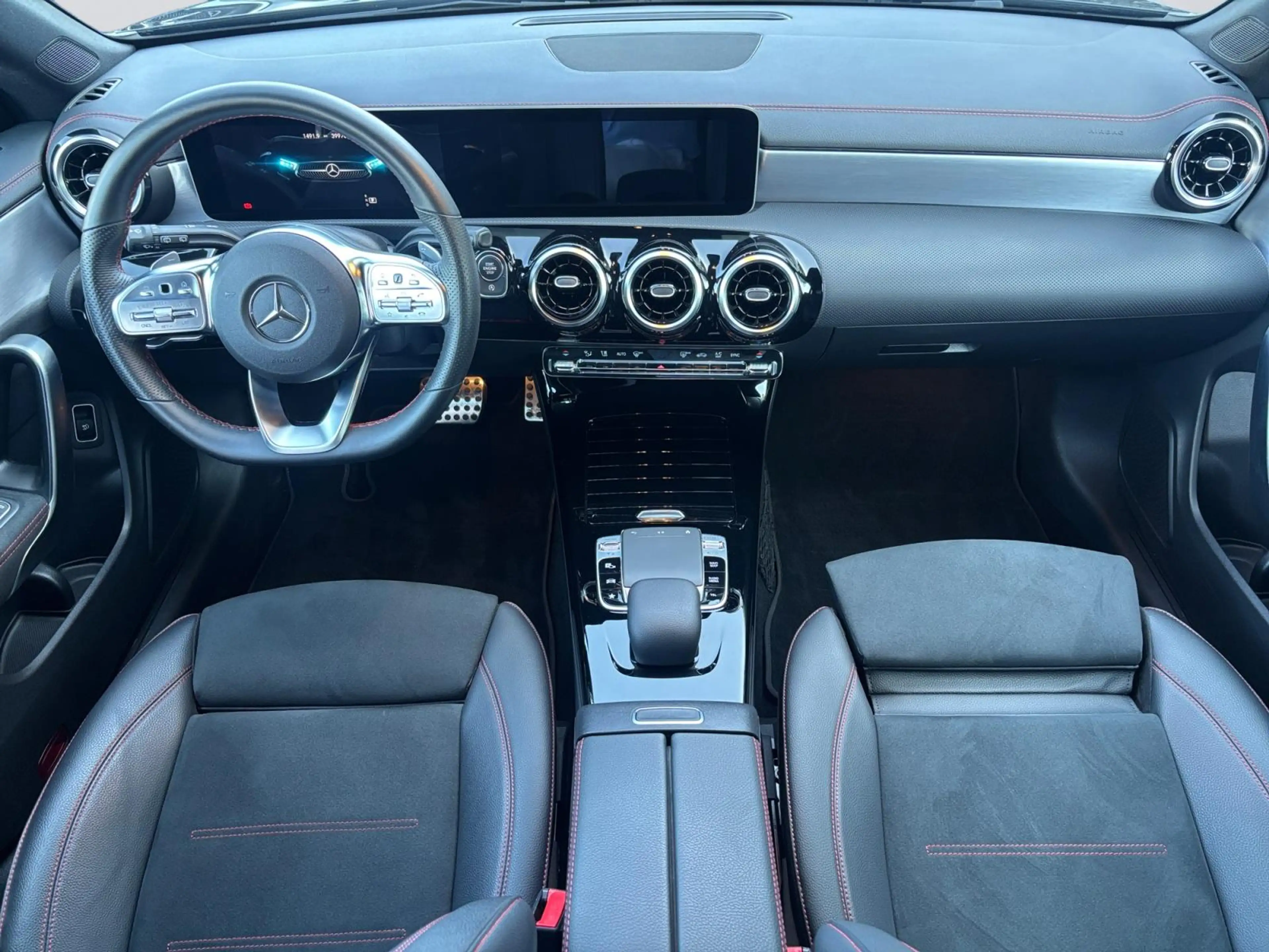 Mercedes-Benz CLA 200 Shooting Brake AMG Line — photo 13