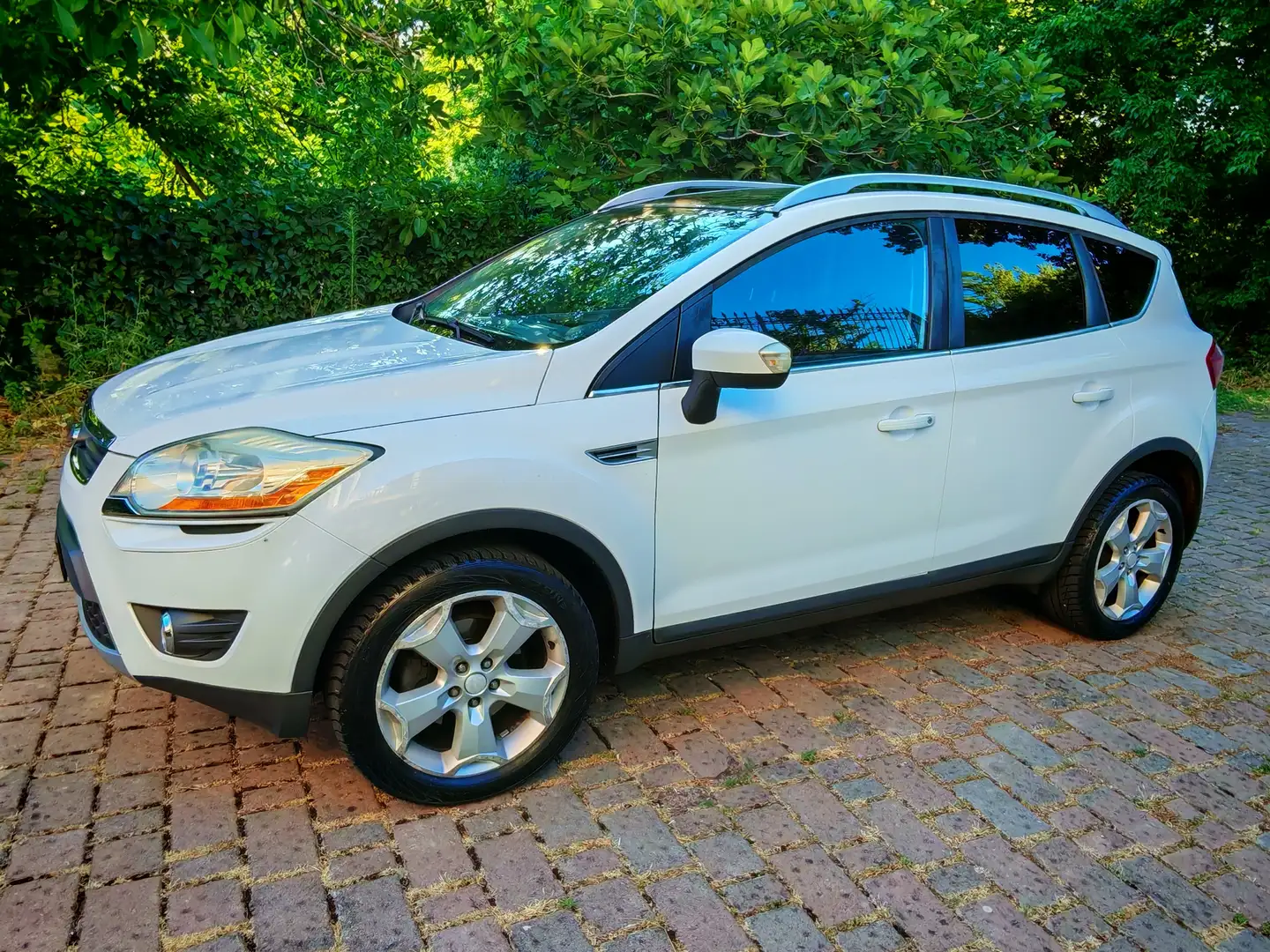 Ford Kuga Kuga I 2009 2.0 tdci Titanium 4wd 136cv dpf Bianco - 1