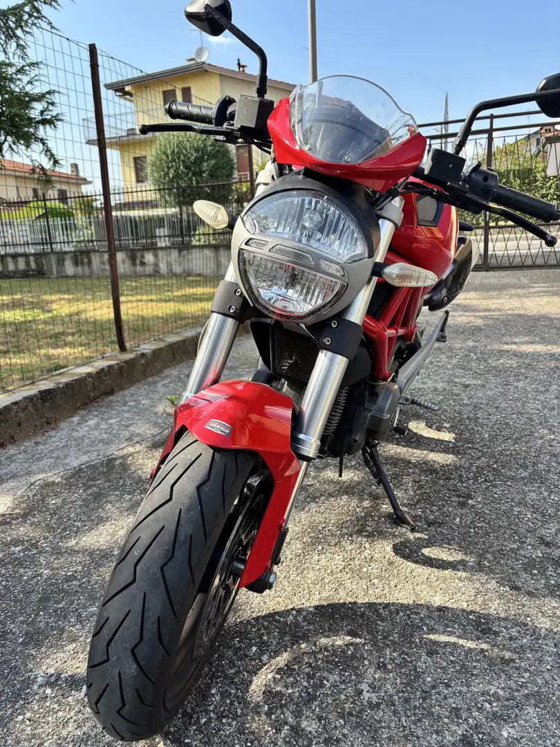 Ducati Monster 696 plus - 2