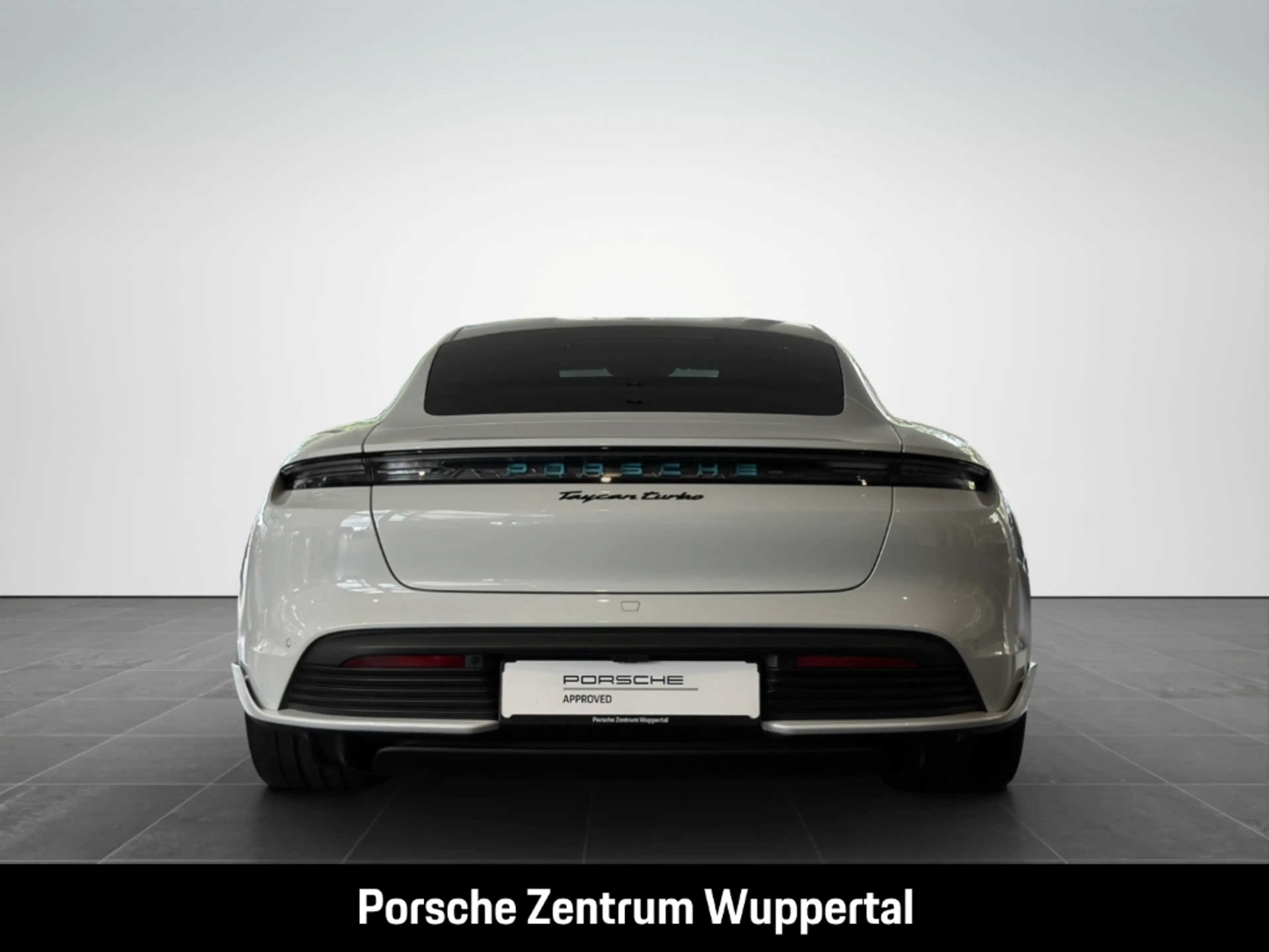 Porsche Taycan Turbo*SurroundView*HUD*PIRM*Massage*SportDesign*Be — photo 4