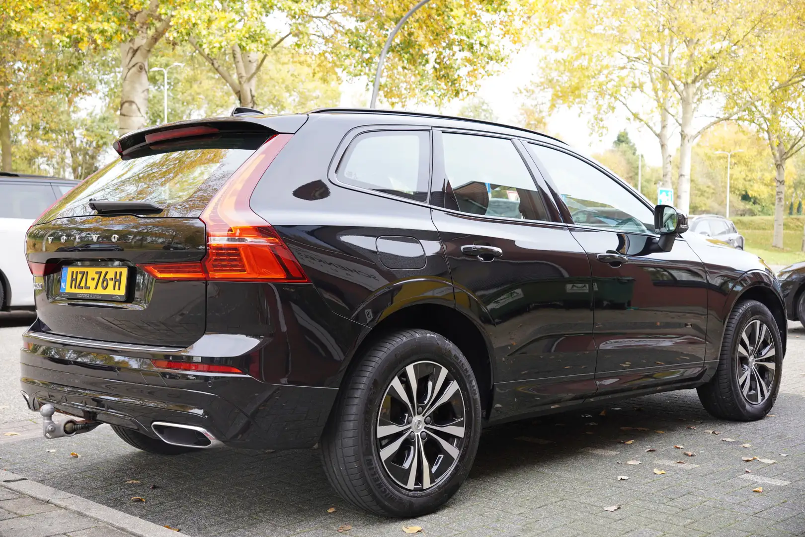 Volvo XC60 2.0 Recharge T6 AWD Business Pro / Panoramadak / T Zwart - 2