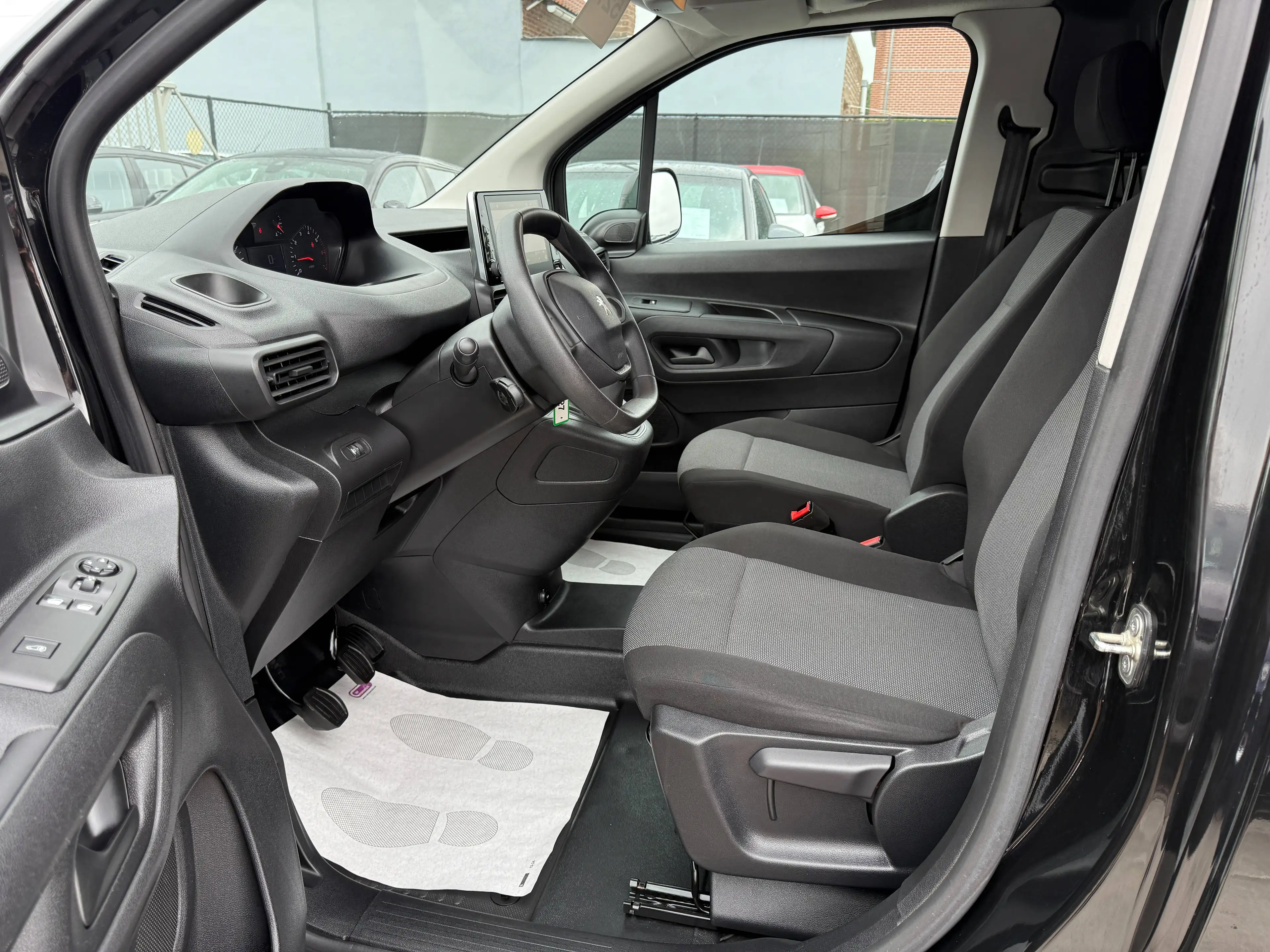 Peugeot Partner 1.5 BLUEHDI NAVIGATIE CARPLAY BLUETOOTH PDC AIRCO — photo 12