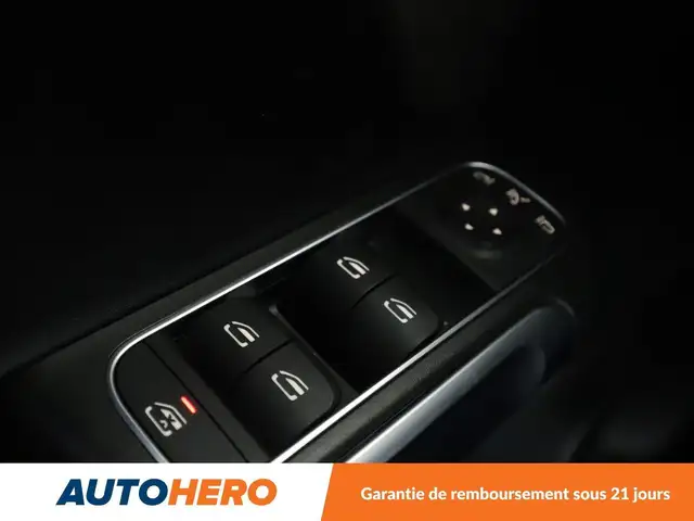 Mercedes-Benz GLB view 29