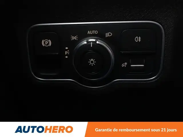 Mercedes-Benz GLB view 30