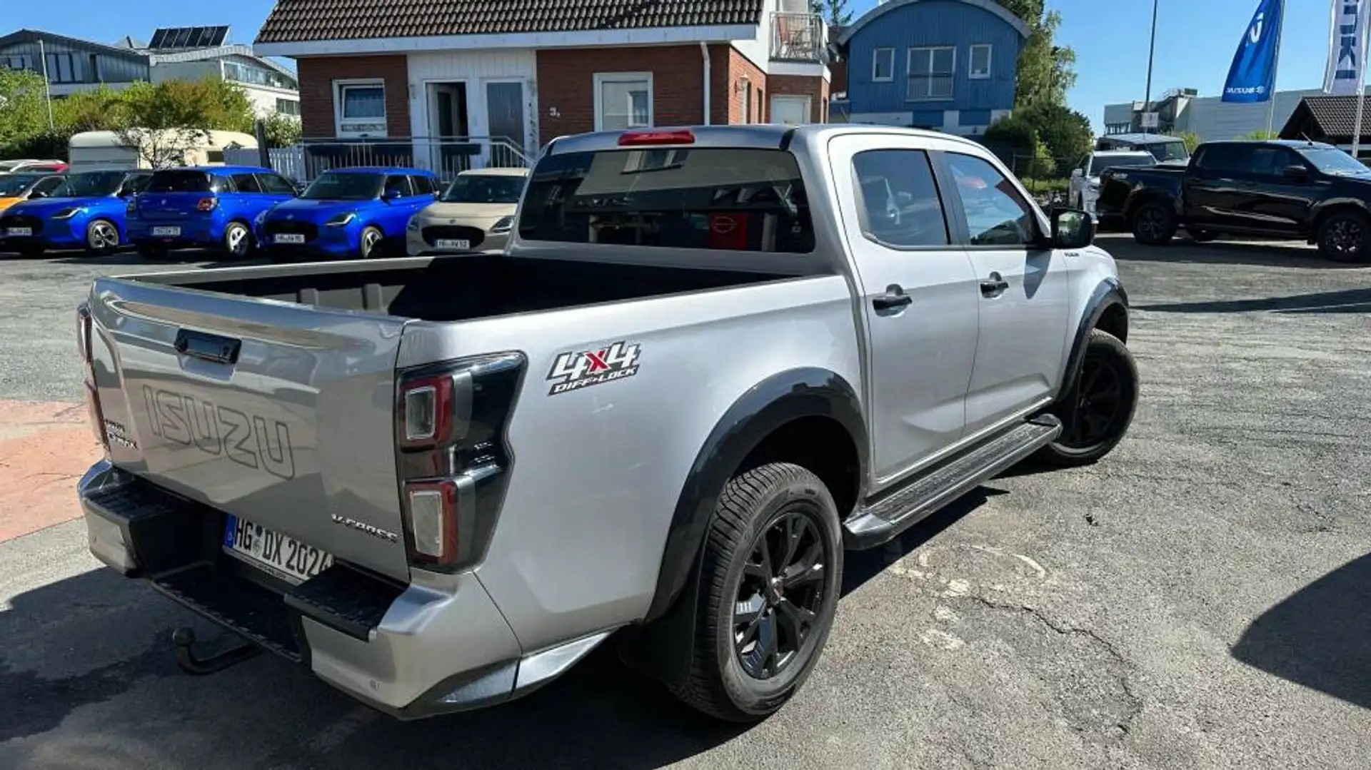 Isuzu D-Max Double Cab V-Cross 4X4 A/T Argintiu - 2
