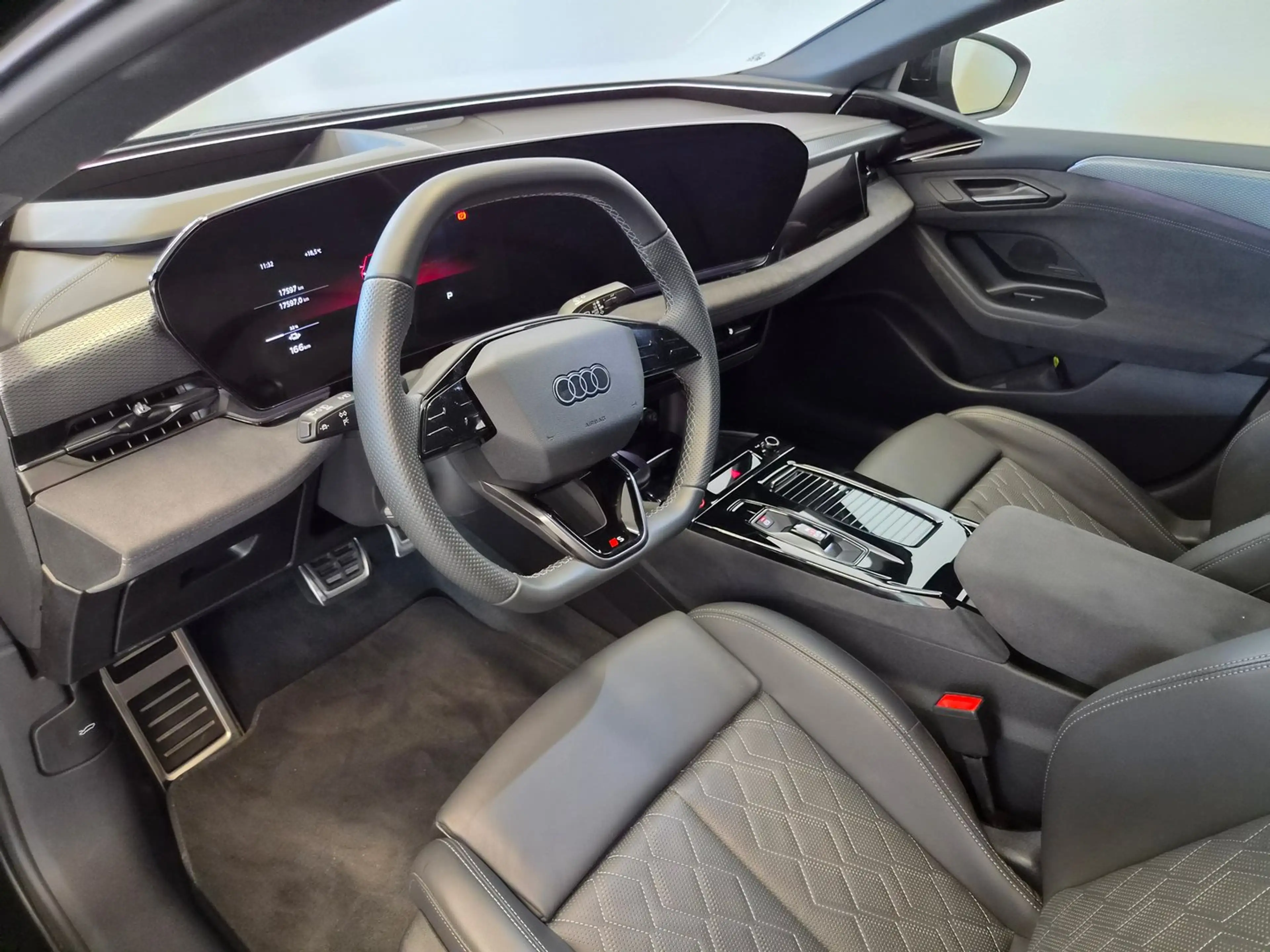 Audi S6 e-tron — photo 3
