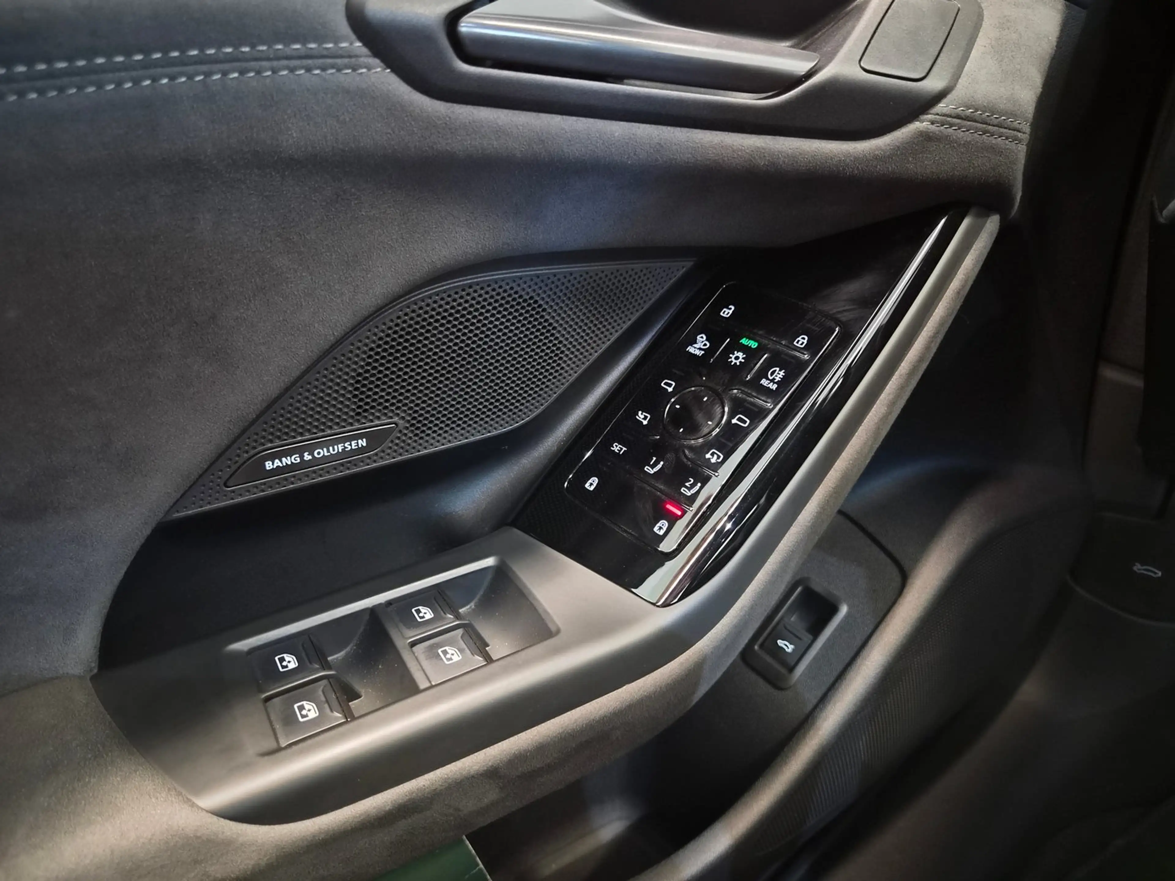 Audi S6 e-tron — photo 9