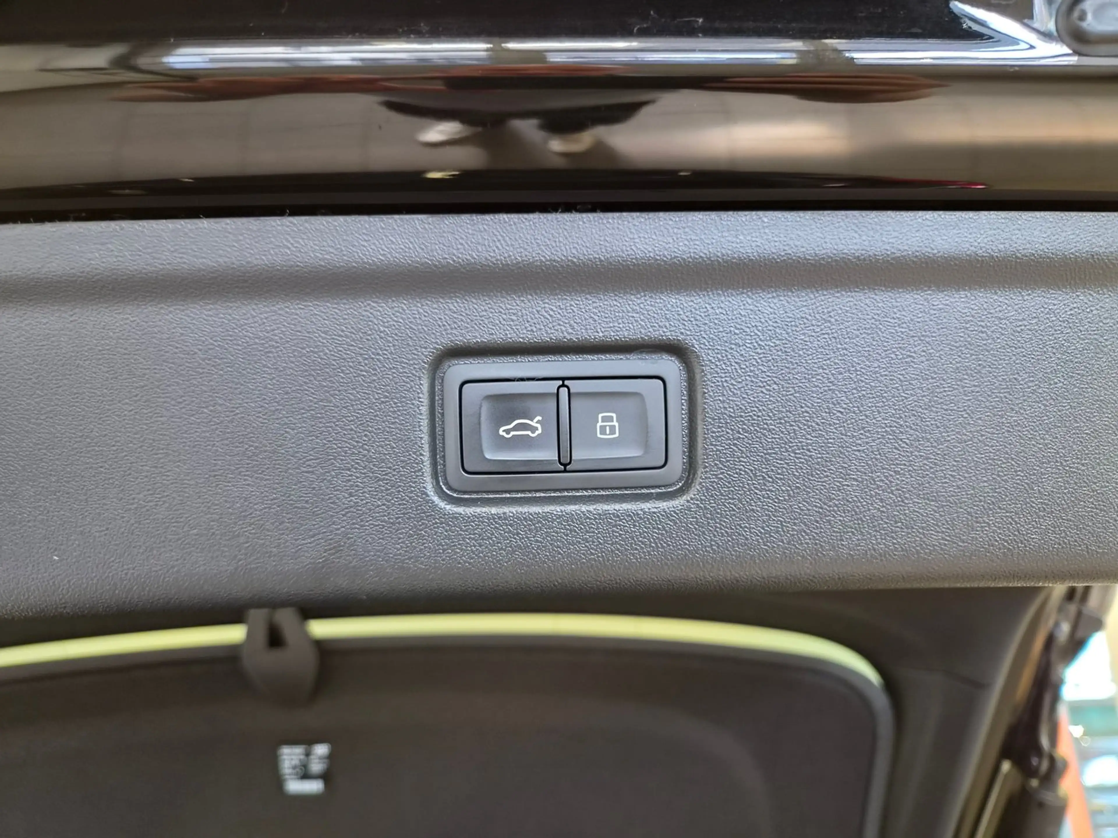 Audi S6 e-tron — photo 18