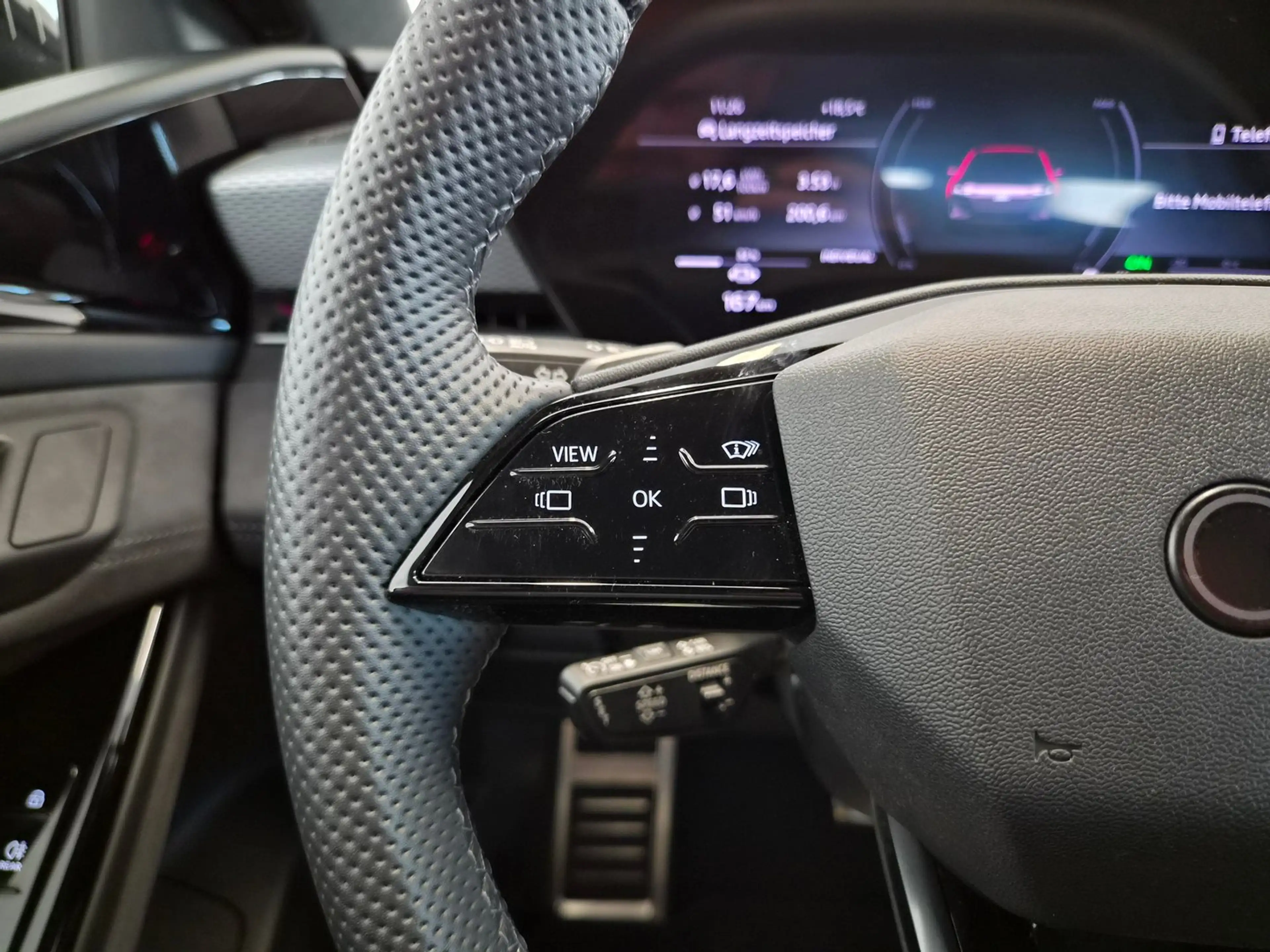 Audi S6 e-tron — photo 10