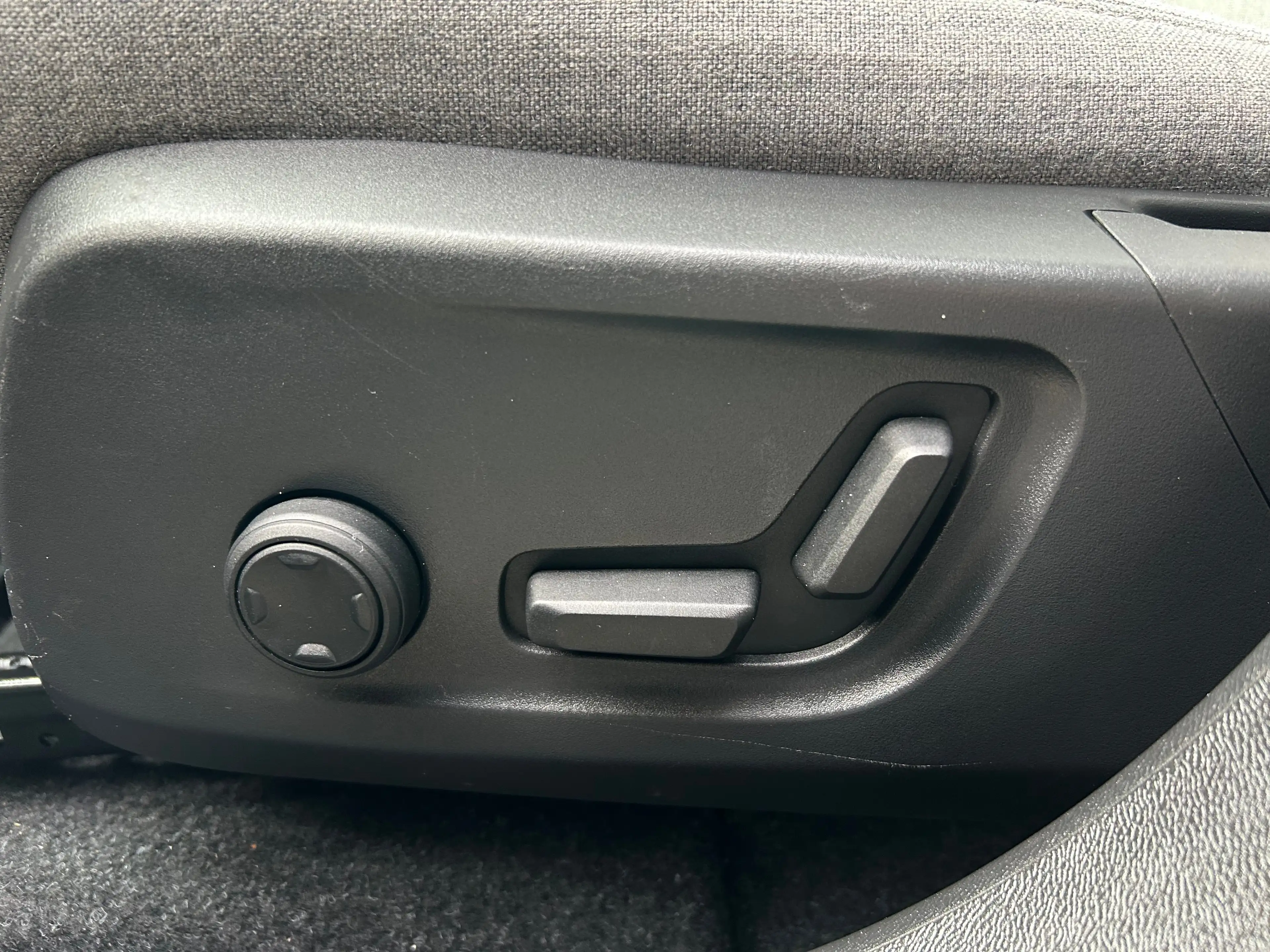 Volvo EX40 Single Motor Extended Range Ultra 82 kWh | Trekhaa — photo 11