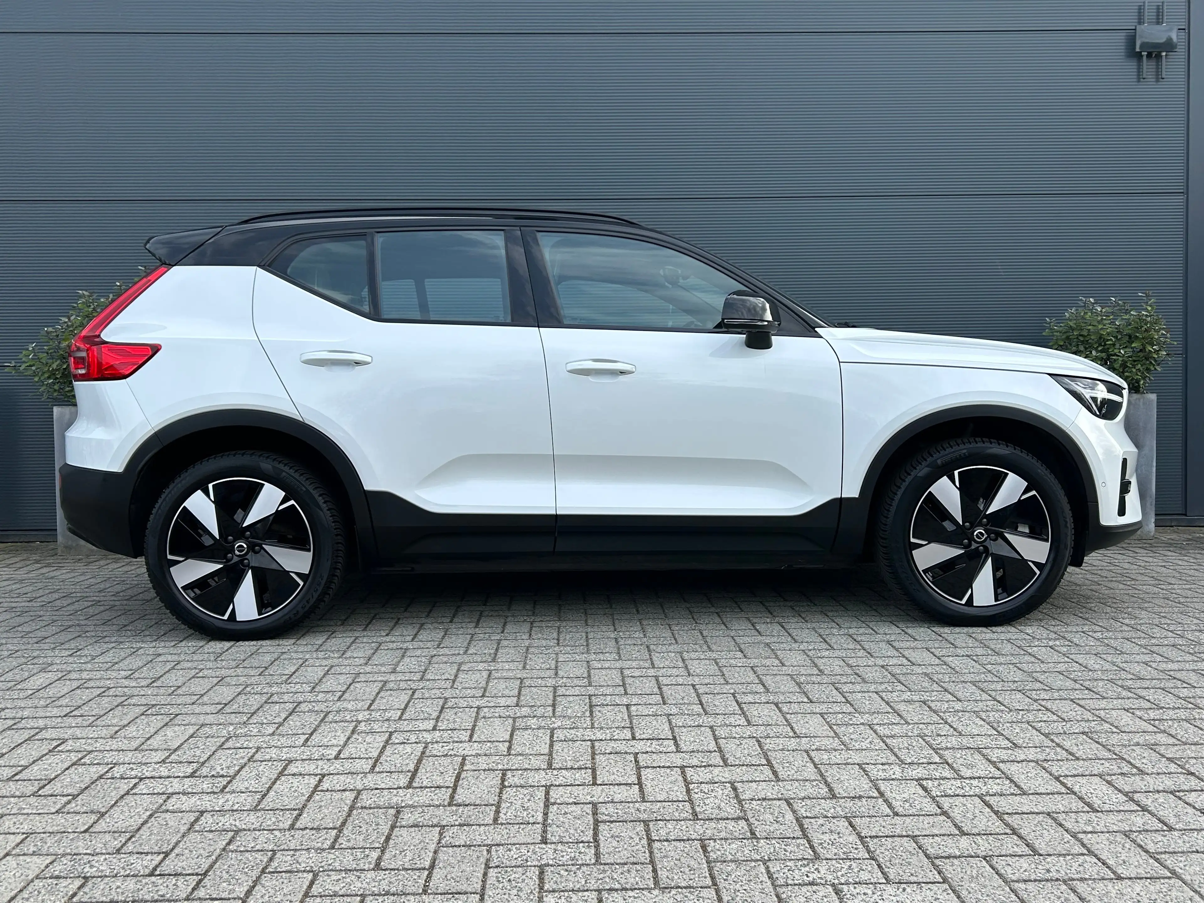 Volvo EX40 Single Motor Extended Range Ultra 82 kWh | Trekhaa — photo 3