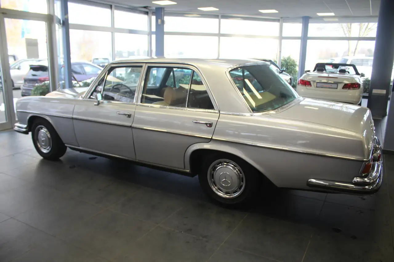 Mercedes-Benz 280 SE W108 - OLDTIMER, foto 4