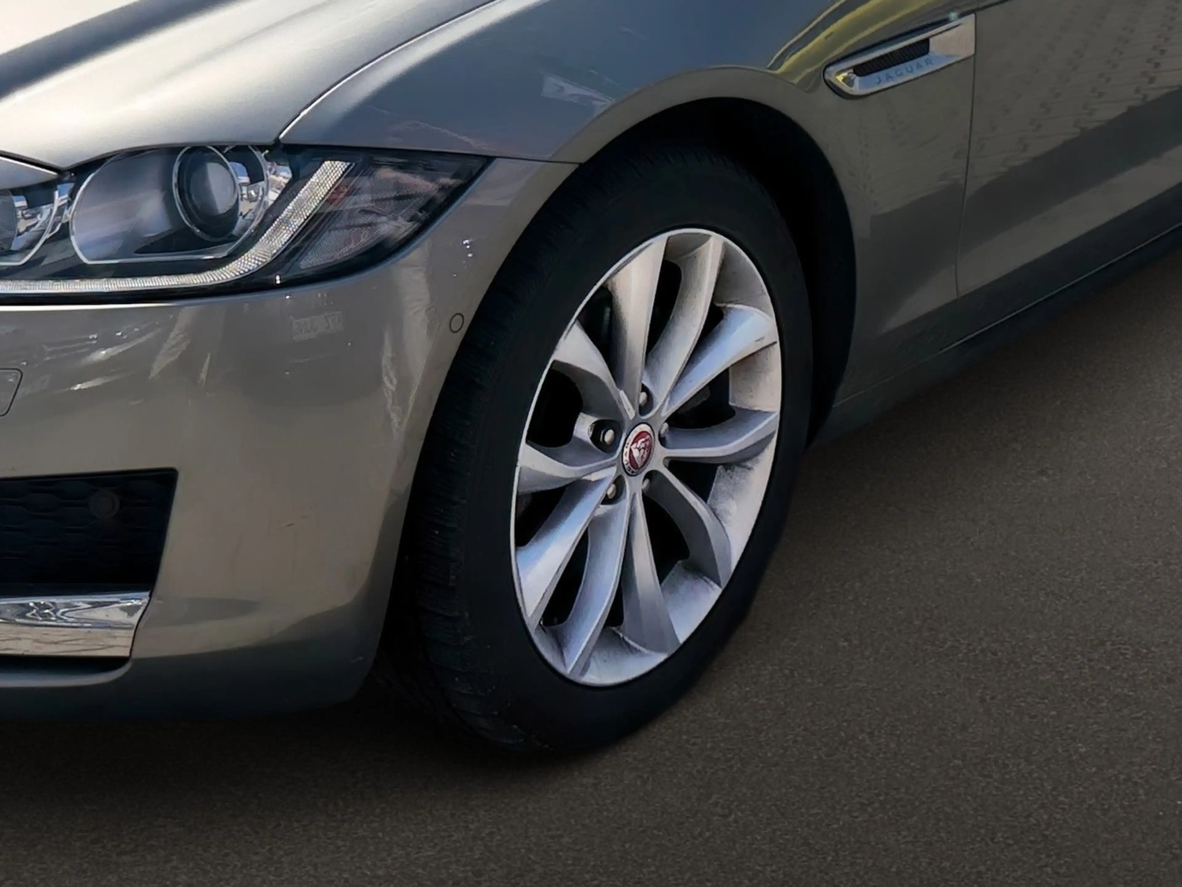 Jaguar XF 20t Portfolio *NAVI*SITZ-HZ.*KAMERA — photo 3