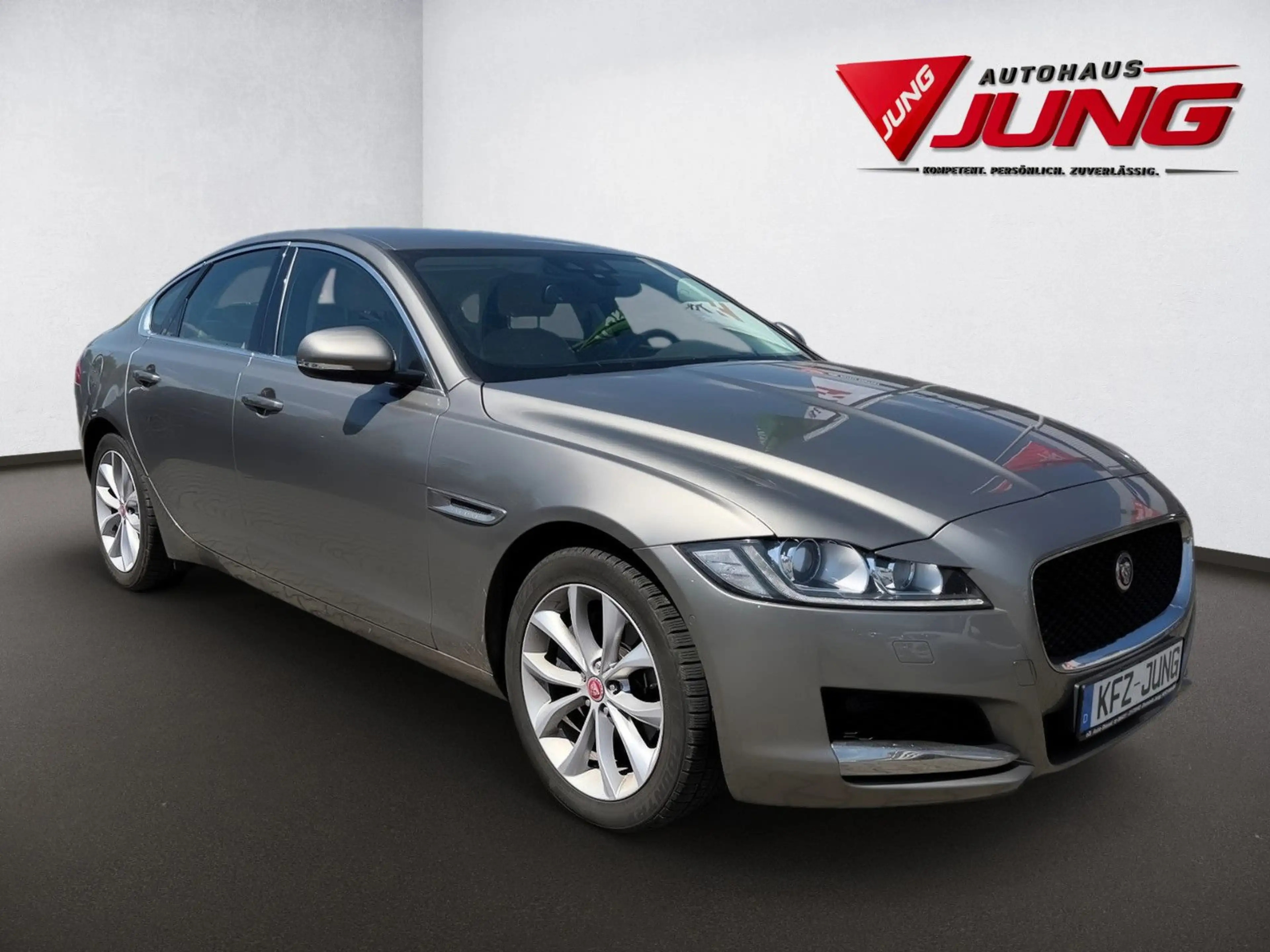 Jaguar XF 20t Portfolio *NAVI*SITZ-HZ.*KAMERA — photo 6
