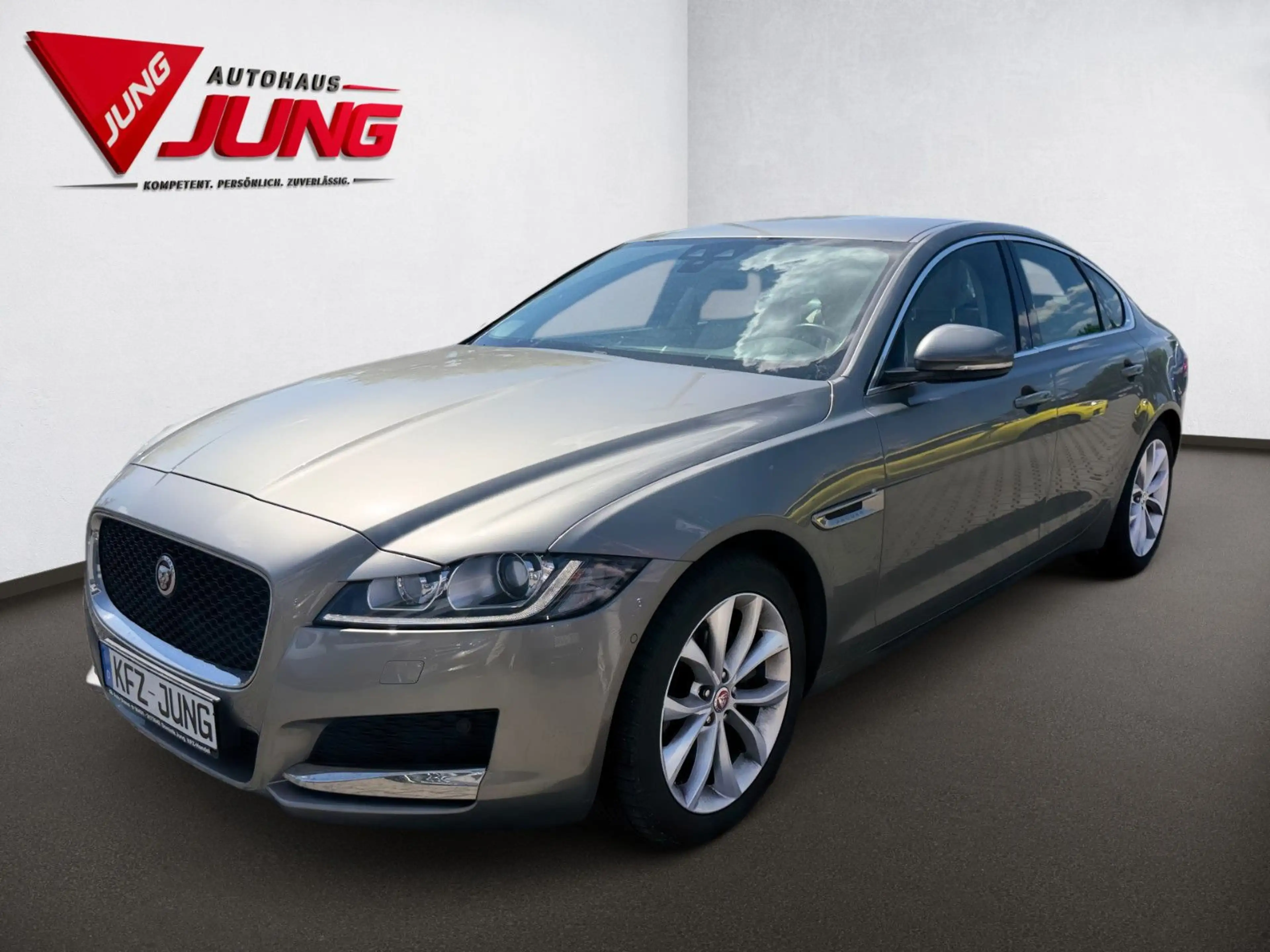 Jaguar XF 20t Portfolio *NAVI*SITZ-HZ.*KAMERA