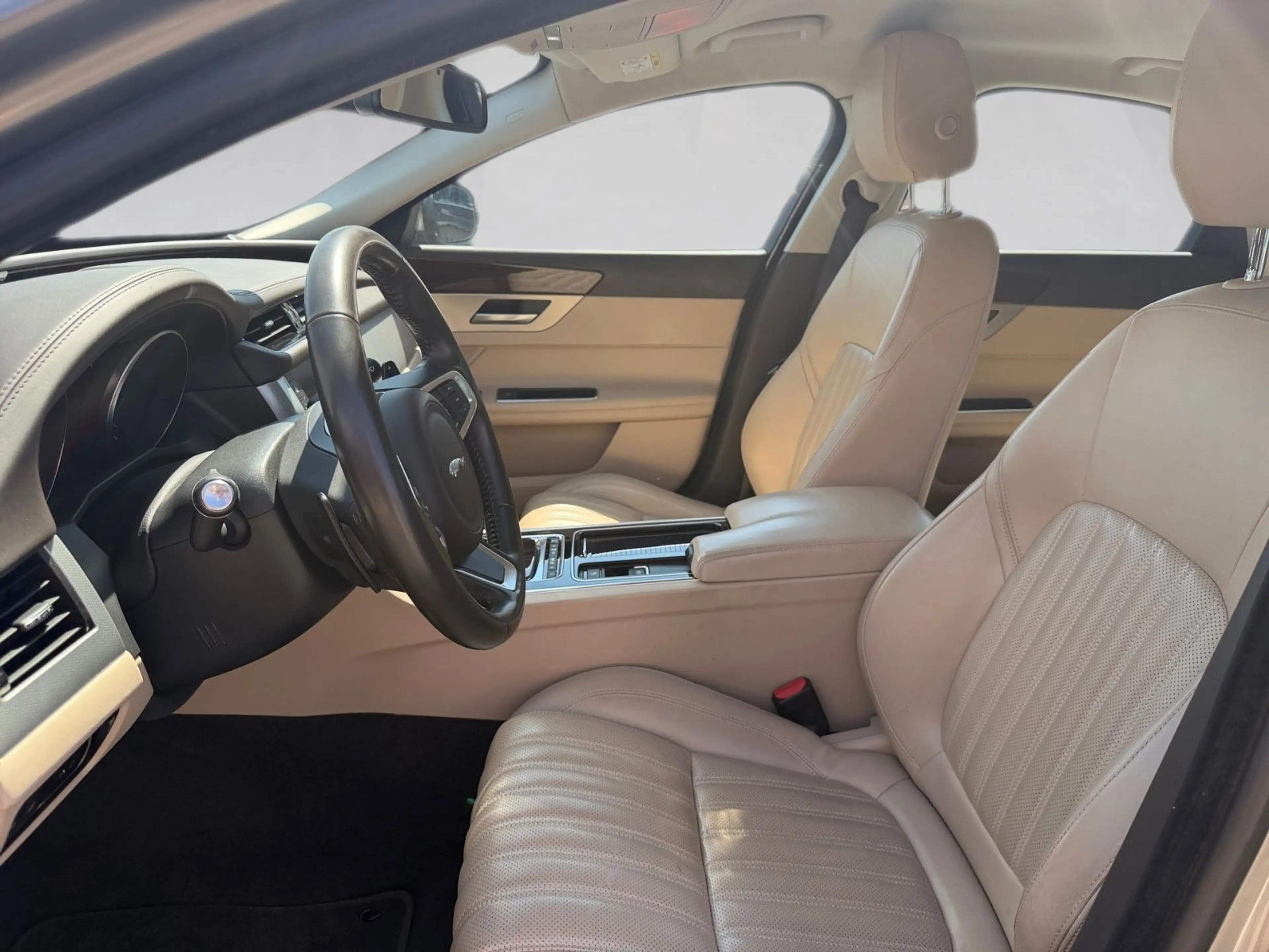 Jaguar XF 20t Portfolio *NAVI*SITZ-HZ.*KAMERA — photo 11