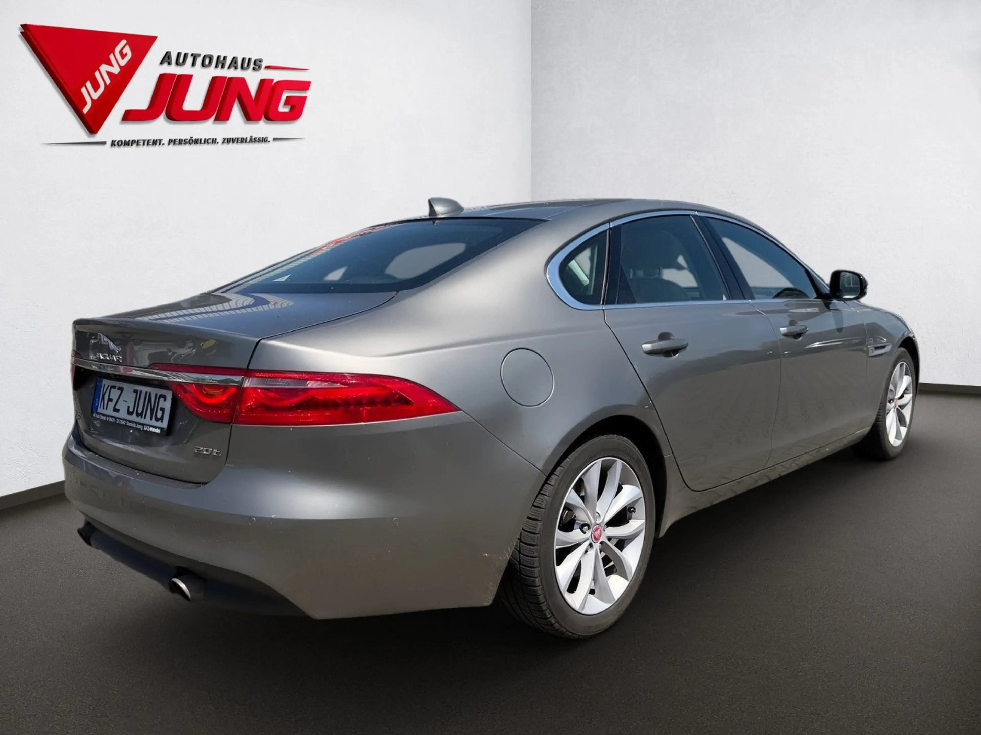 Jaguar XF 20t Portfolio *NAVI*SITZ-HZ.*KAMERA — photo 10