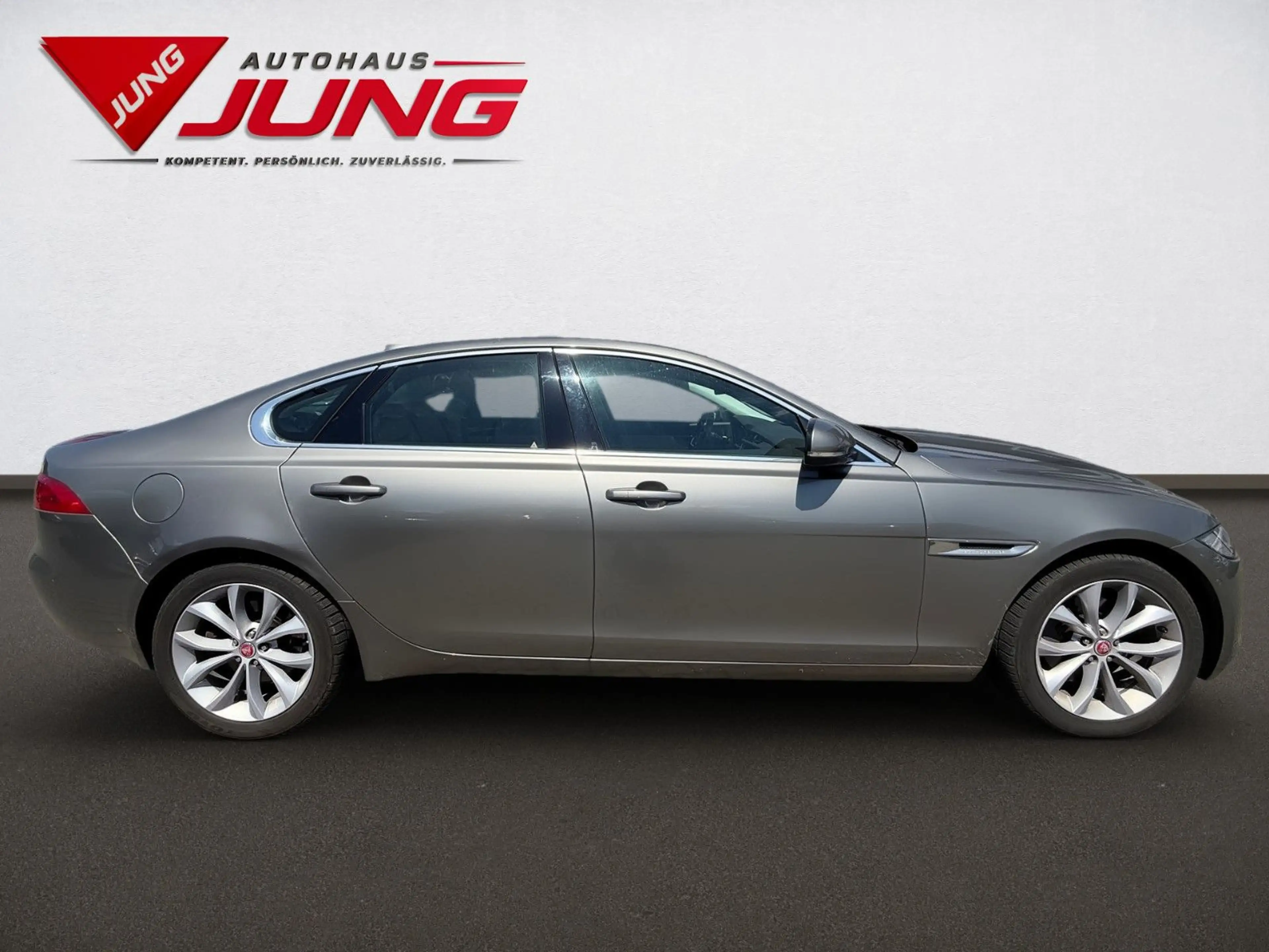 Jaguar XF 20t Portfolio *NAVI*SITZ-HZ.*KAMERA — photo 4