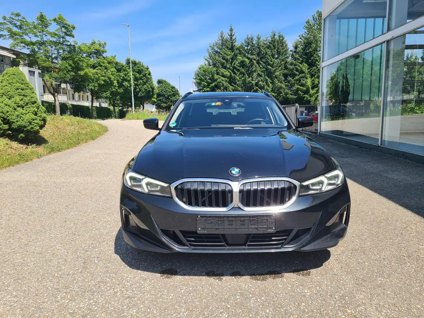 BMW 318 d Touring WIDESCREEN Navi LED Kamera DAB Negro - 2
