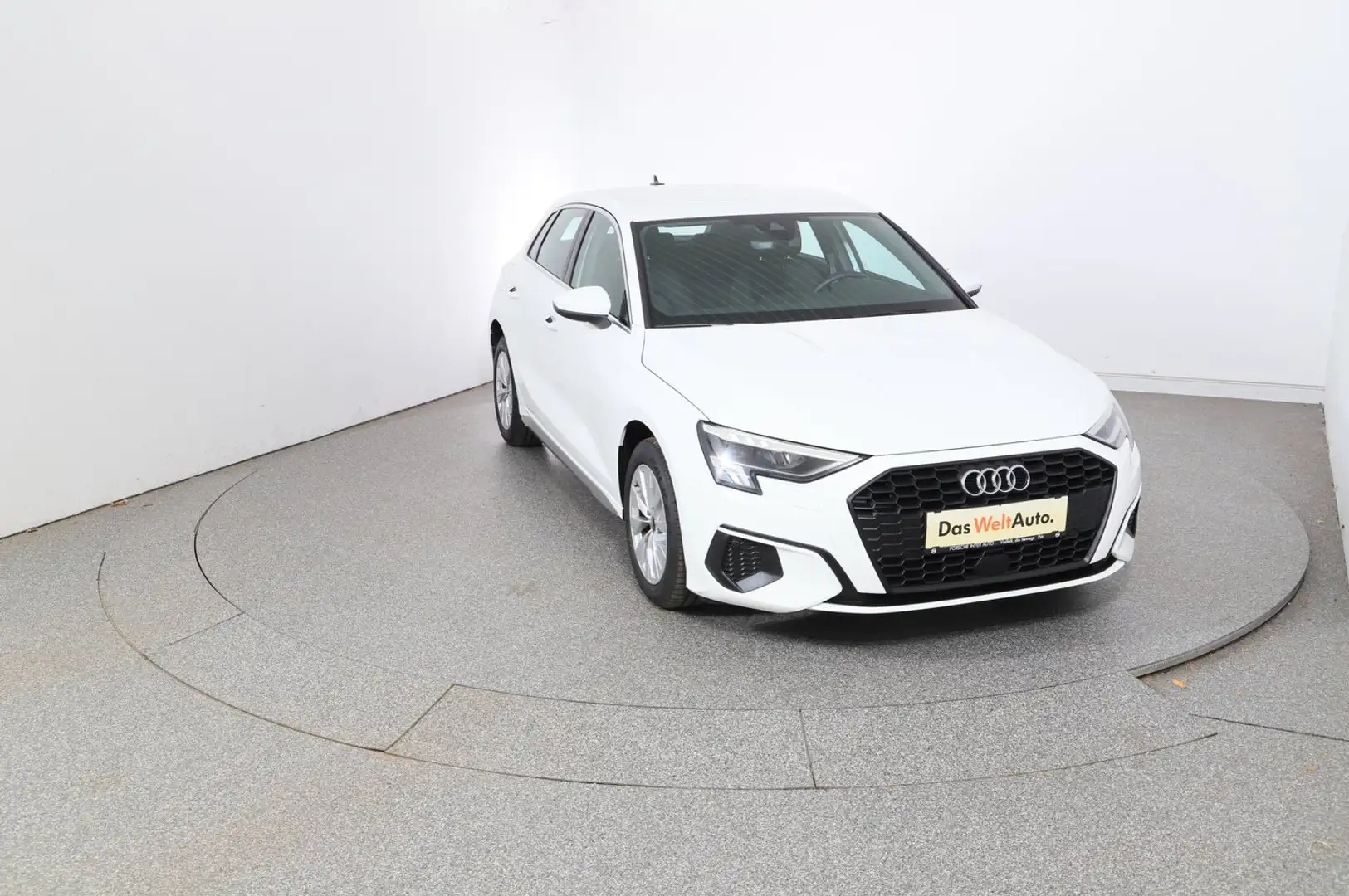 Audi A3 40 TFSIe Weiß - 2