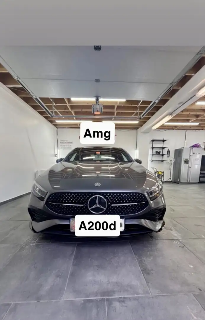 Mercedes-Benz A 200 d AMG Line - 1