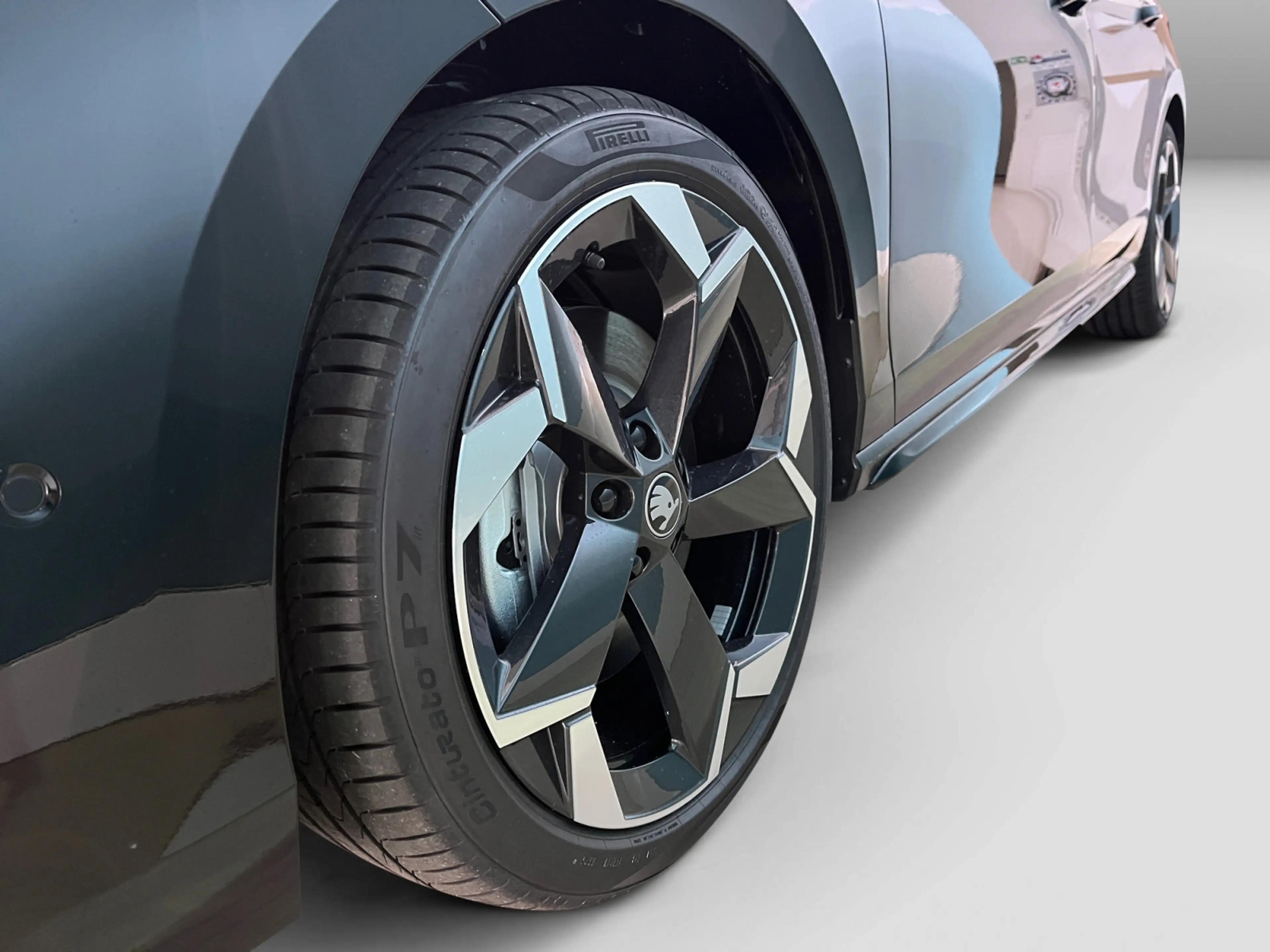 Skoda Superb Combi Sportline 2,0 TDI AHK Pano Standhz — photo 5