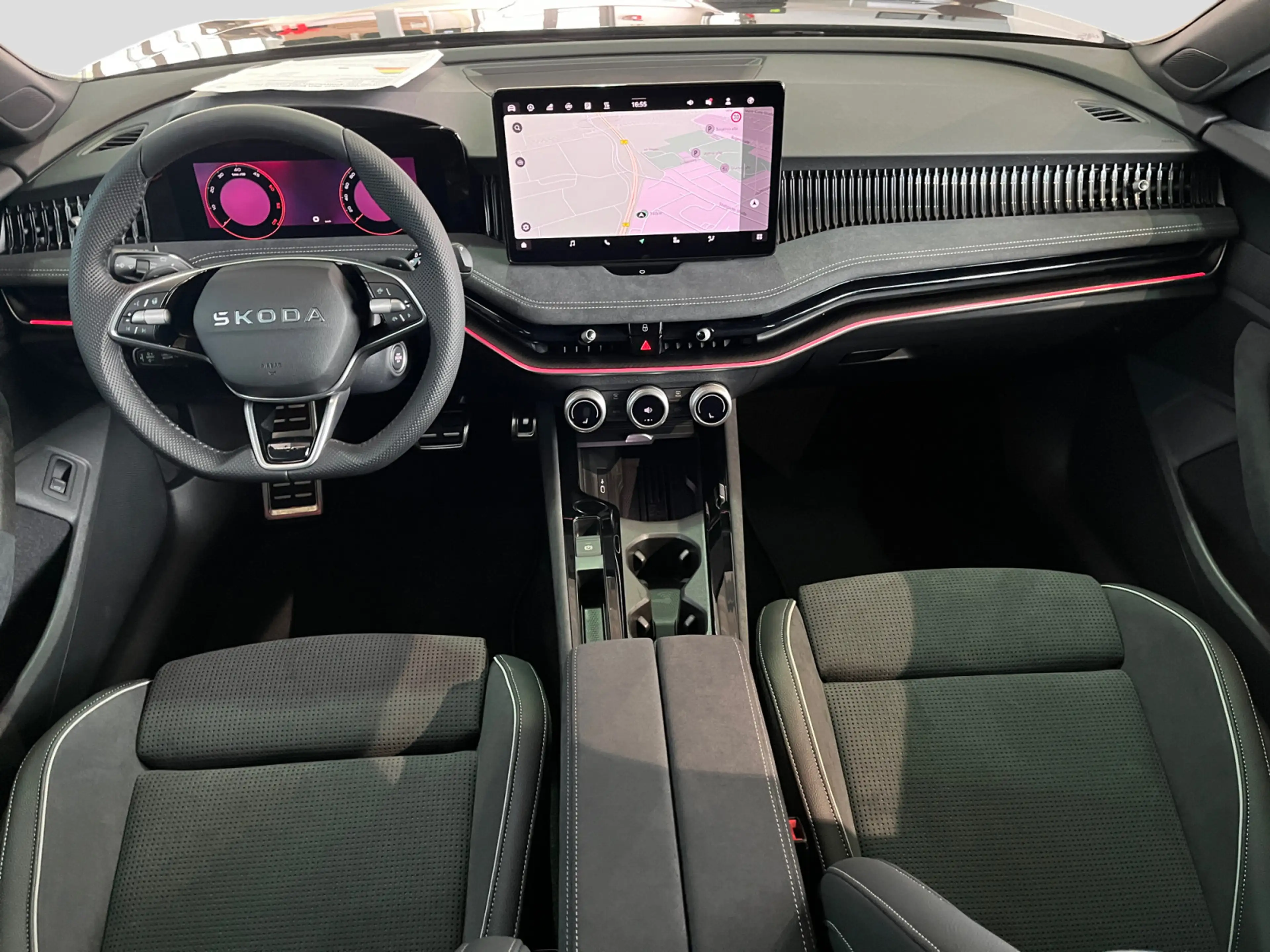 Skoda Superb Combi Sportline 2,0 TDI AHK Pano Standhz — photo 6