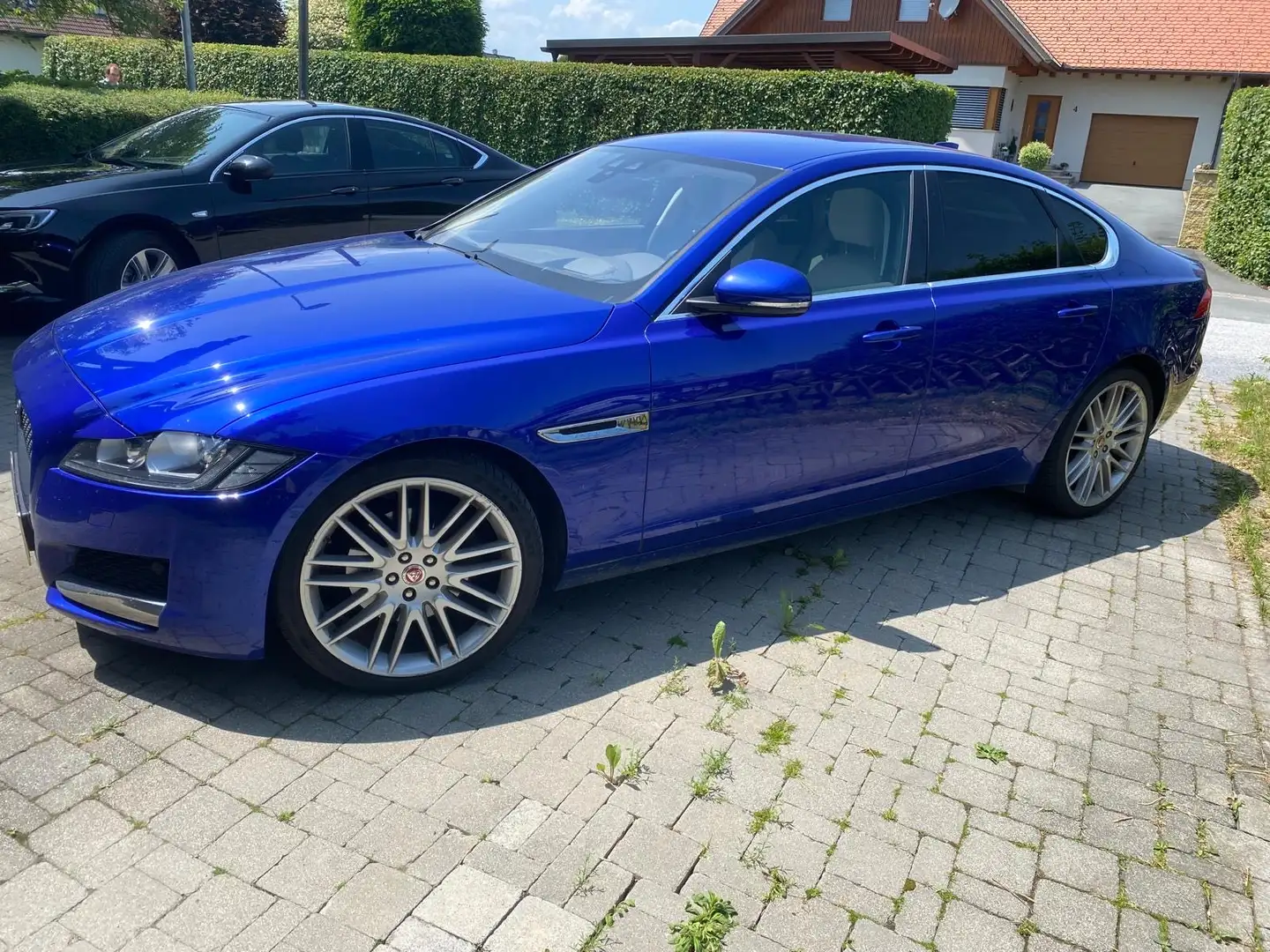 Jaguar XF 20d Portfolio - 1