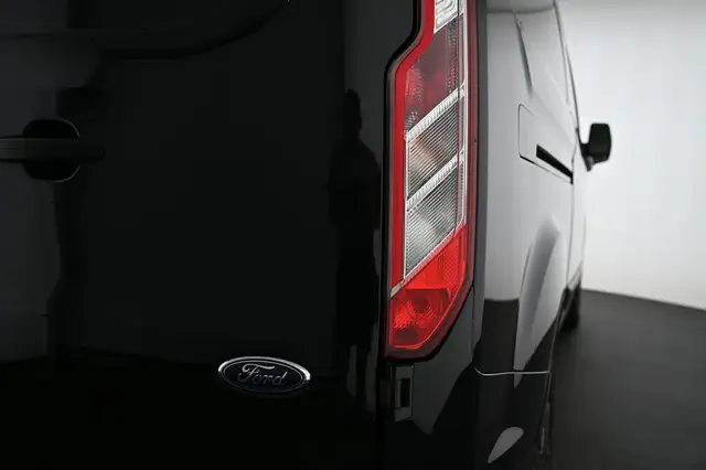 Ford Transit Custom view 14