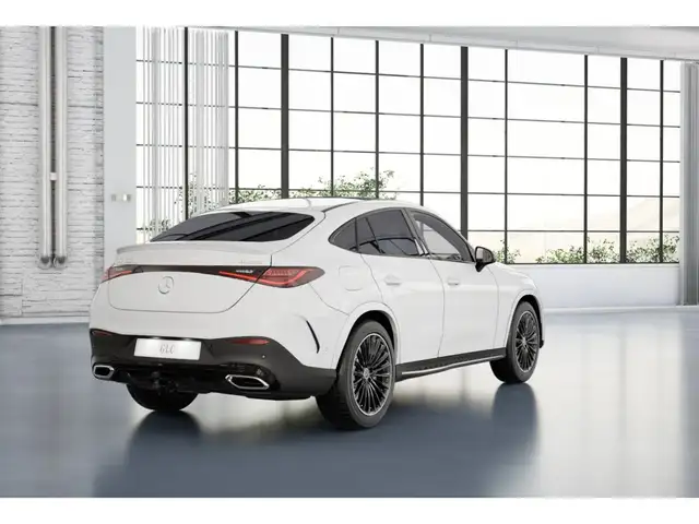 Mercedes-Benz GLC view 3