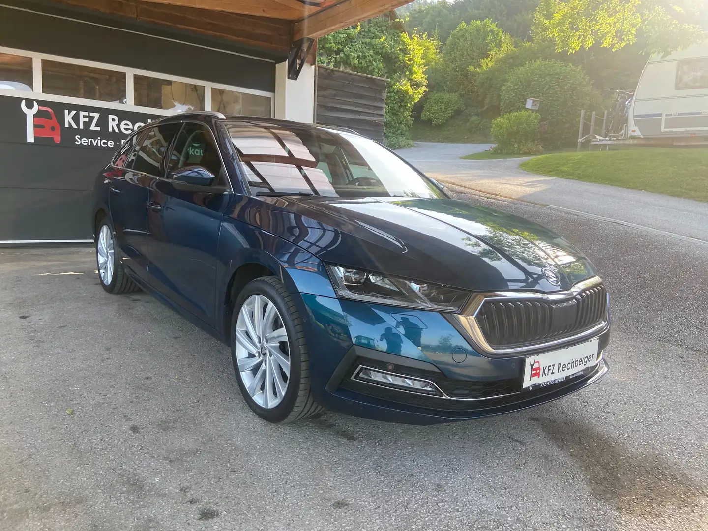Skoda Octavia Style PREMIUM AHV APP NAVI LEDER KEYLESS SHZ Blau - 1