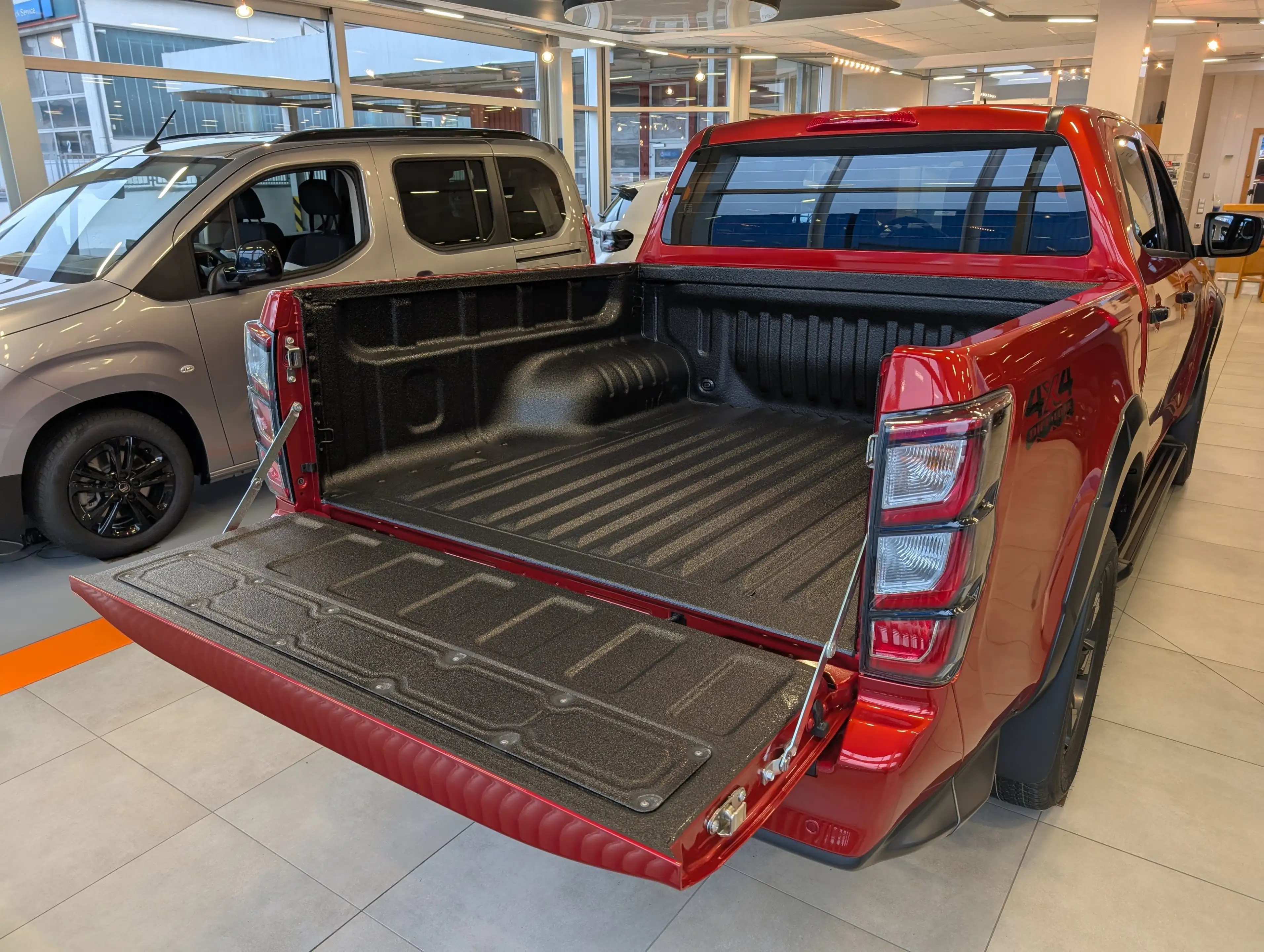 Isuzu D-Max Double Cab 4WD V-CROSS #HANDWERK #JAGD #LANDWIRTSC — photo 7