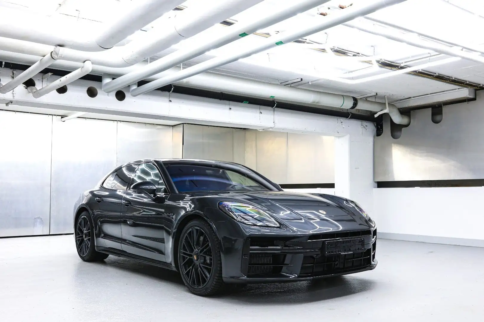 Porsche Panamera GTS Burmester Panorama Grau - 1