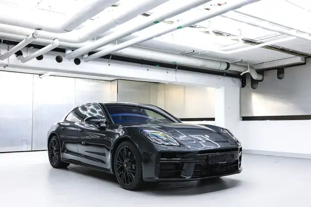 Porsche Panamera GTS Burmester Panorama