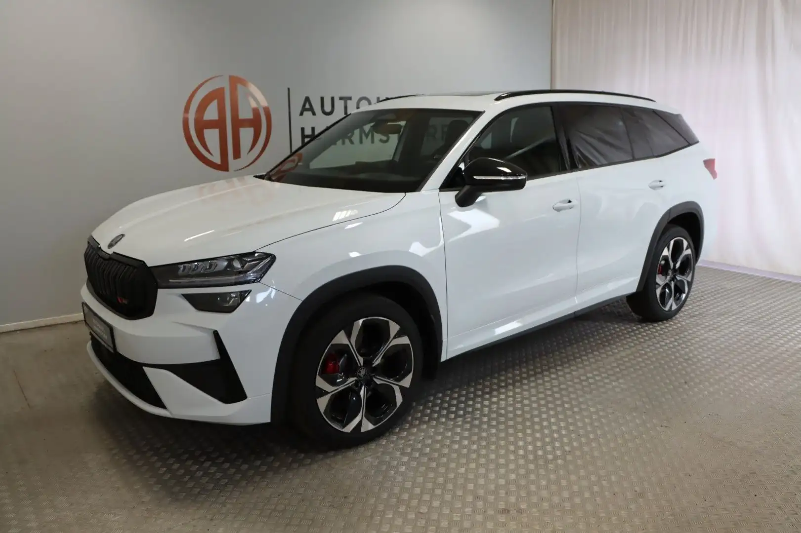 Skoda Kodiaq 2.0 TSI  4x4 RS Pano AHK StHz HeadUp Weiß - 2