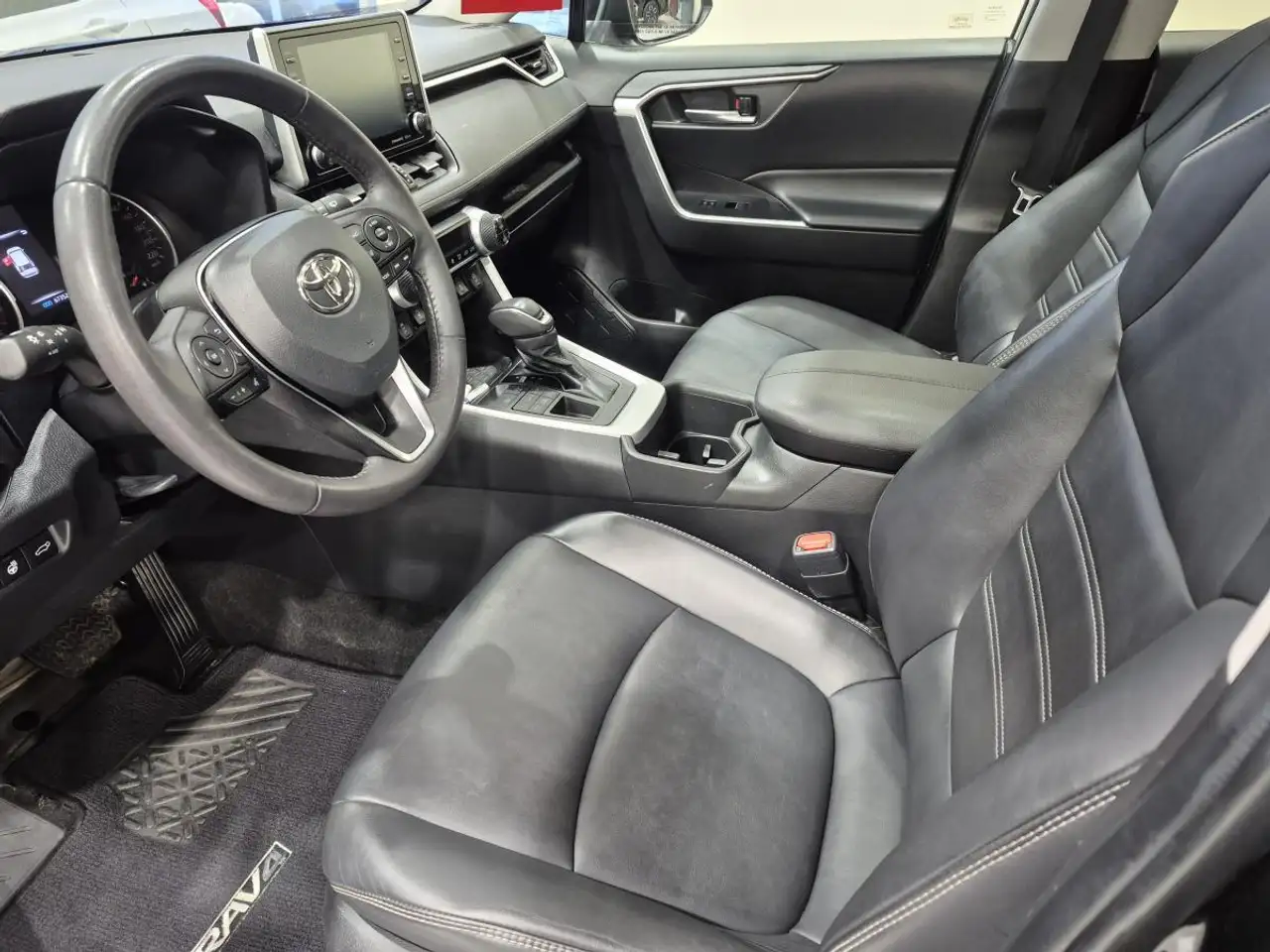 Toyota RAV 4 снимка Toyota RAV 4
