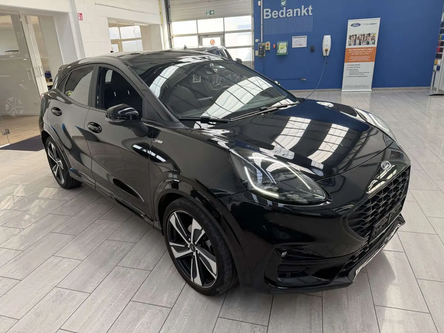 Ford Puma Ecoboost mHEV ST-Line X Schwarz - 2