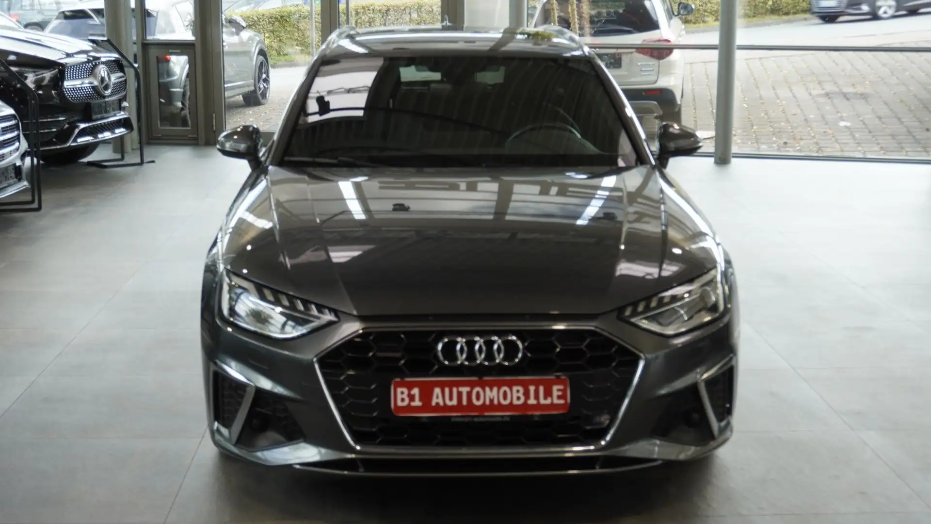 Audi A4 Avant 40 TFSI quattro S line*ACC*AHK*STHZ*360 Grau - 2